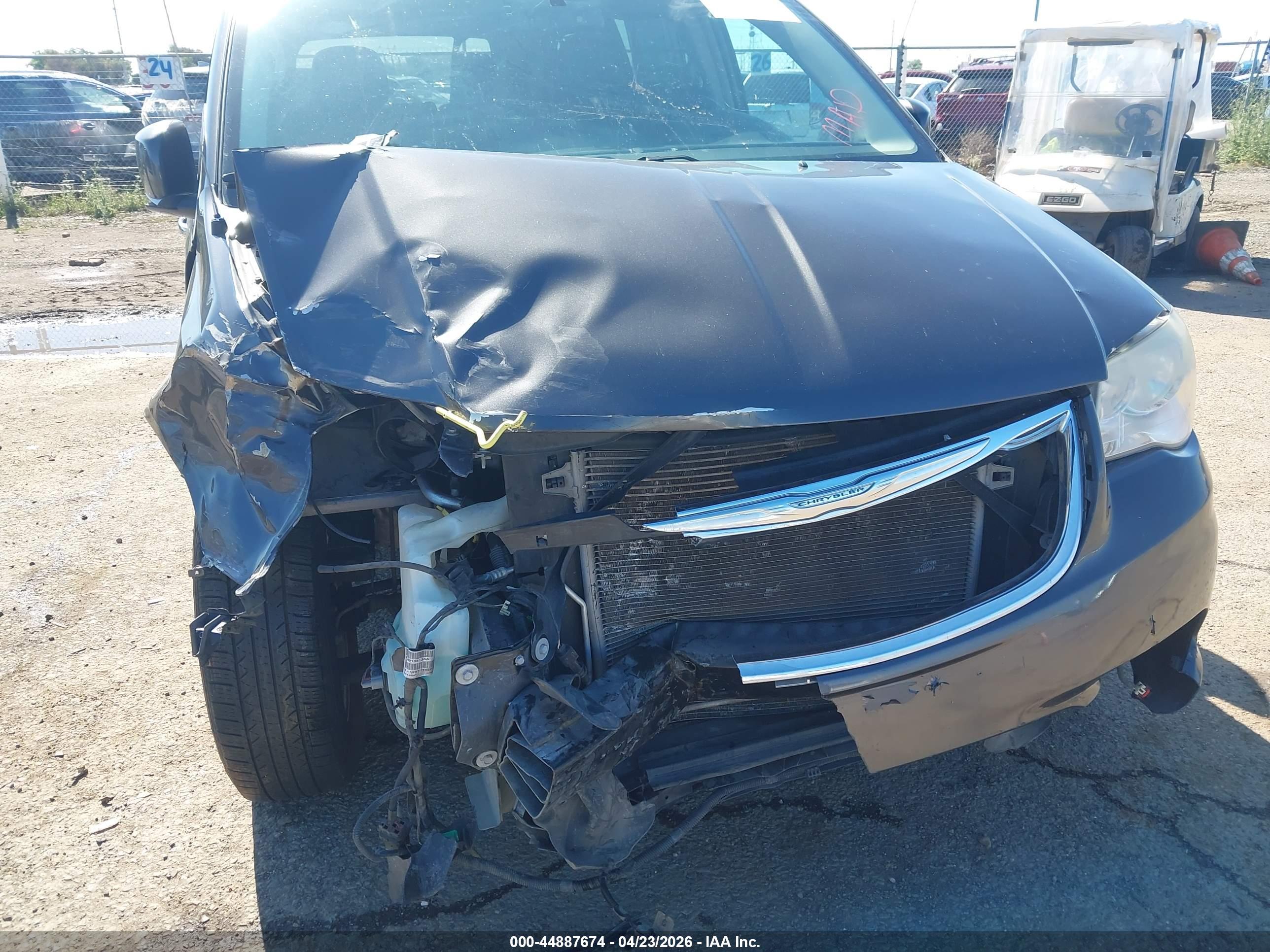 CHRYSLER TOWN image 6