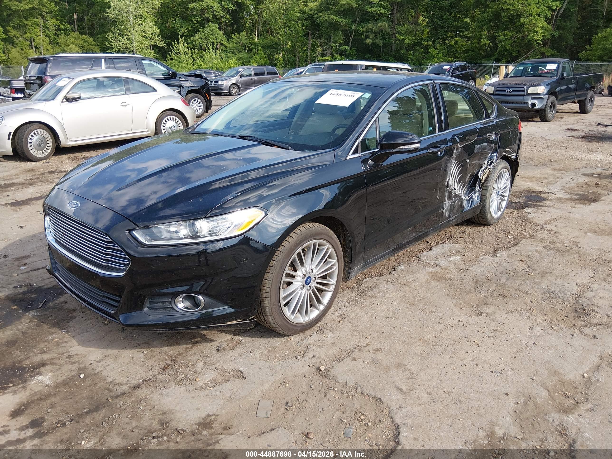 FORD FUSION image 2