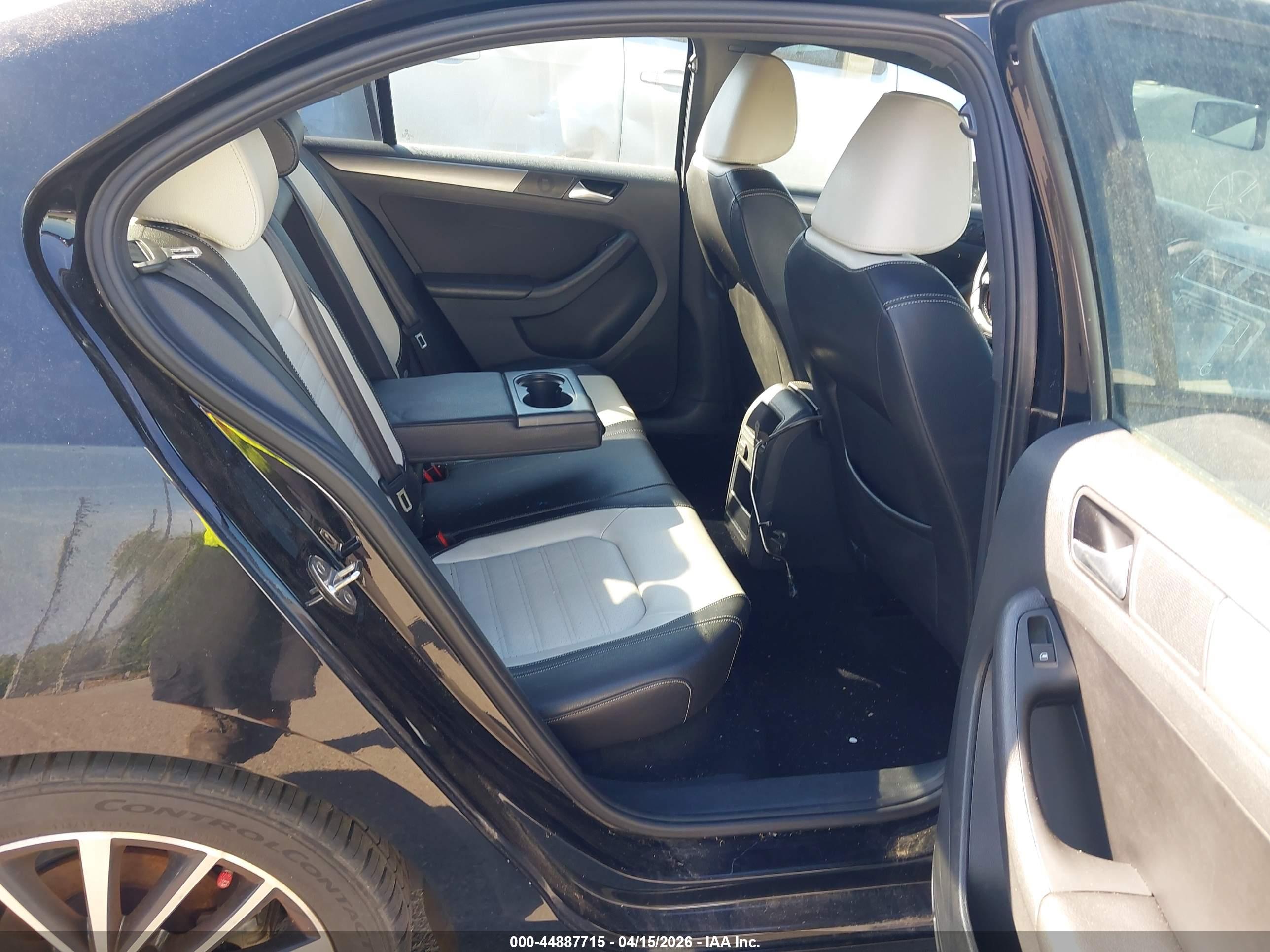 VOLKSWAGEN JETTA image 8
