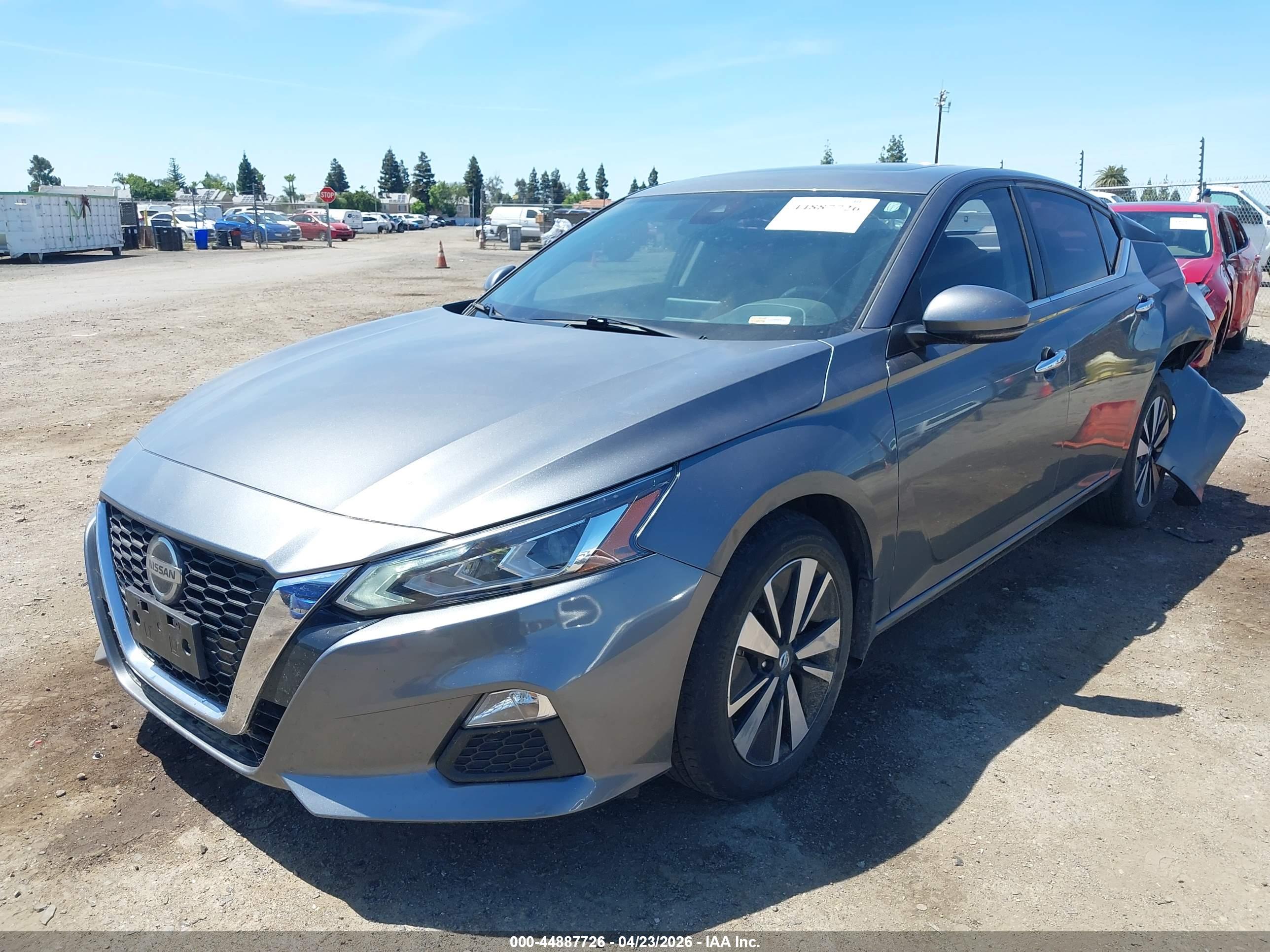 NISSAN ALTIMA image 2