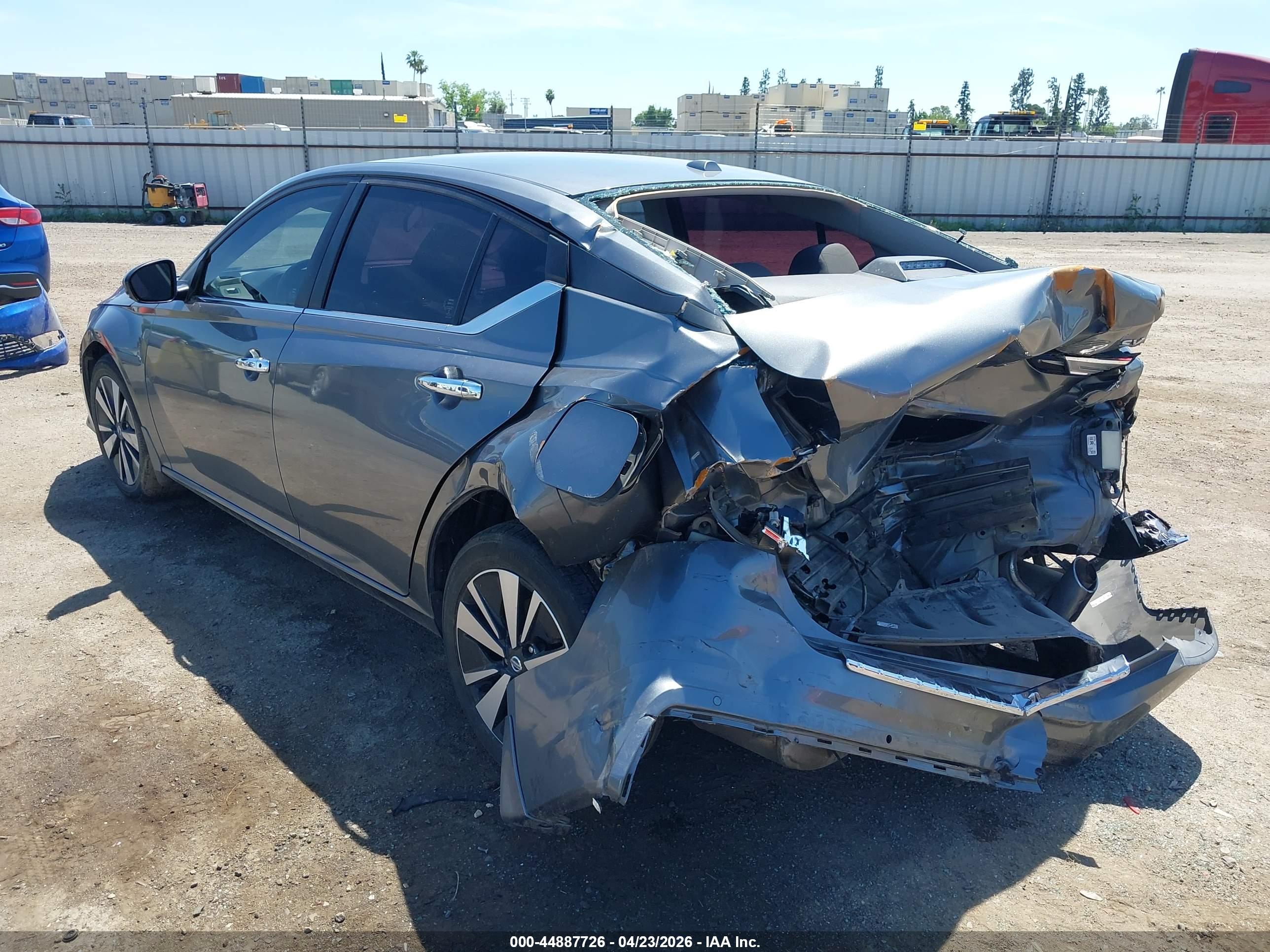 NISSAN ALTIMA image 3