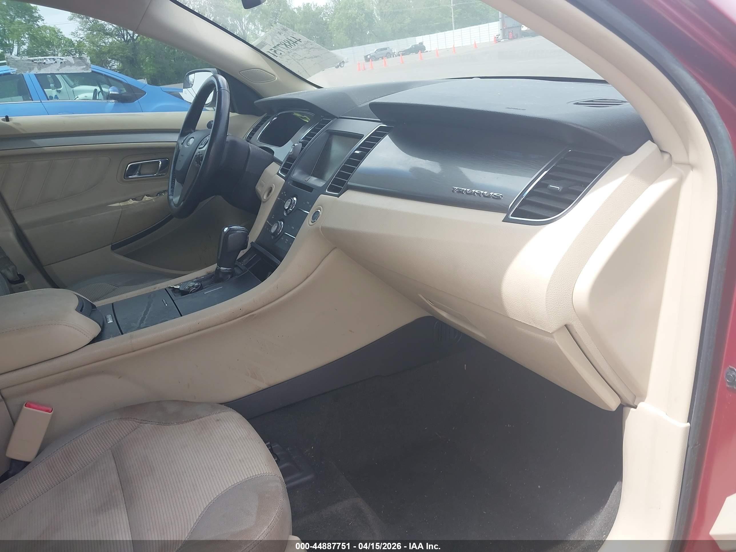FORD TAURUS image 5