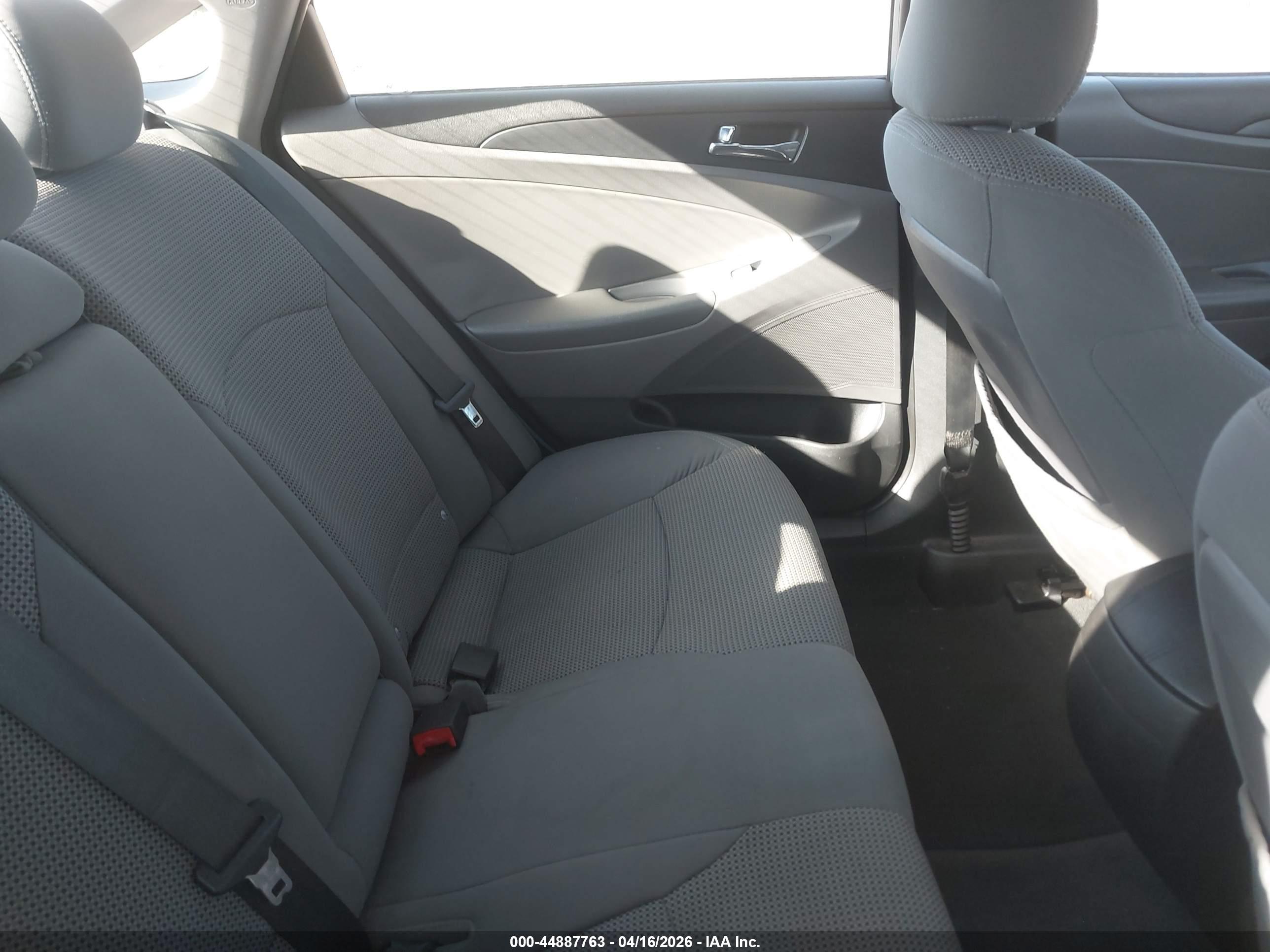 HYUNDAI SONATA image 8
