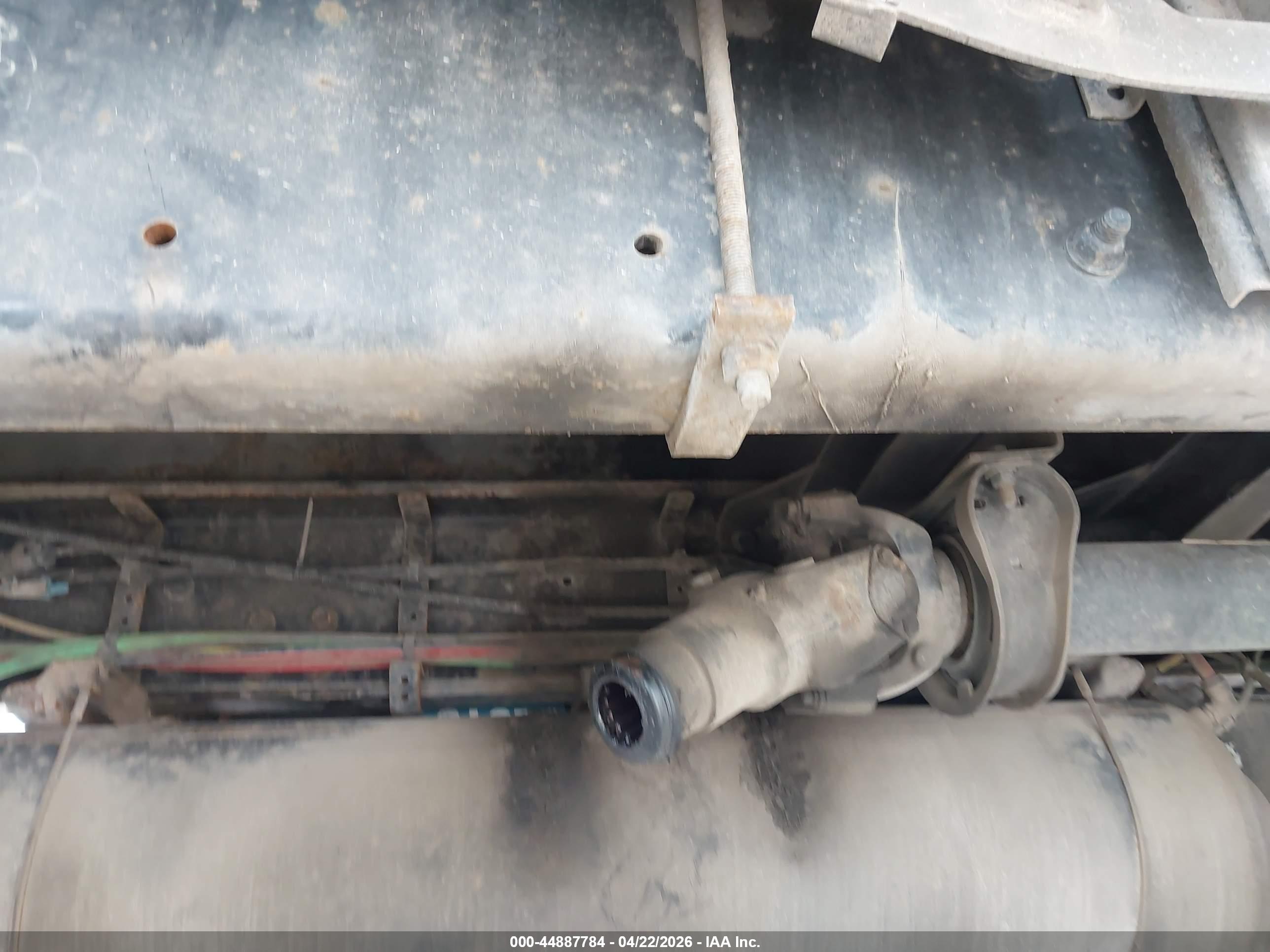 FREIGHTLINER M2 image 6