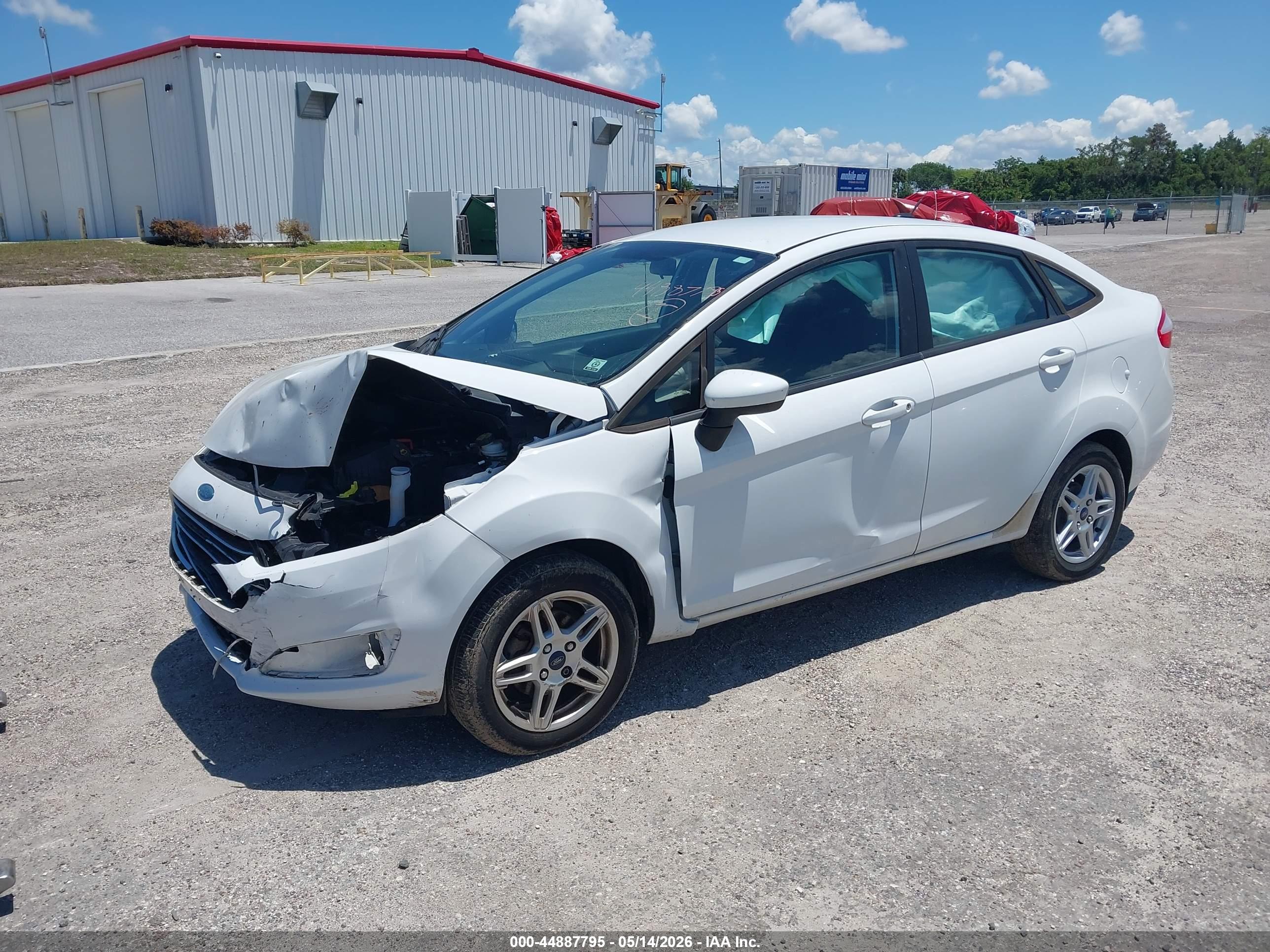 FORD FIESTA image 2