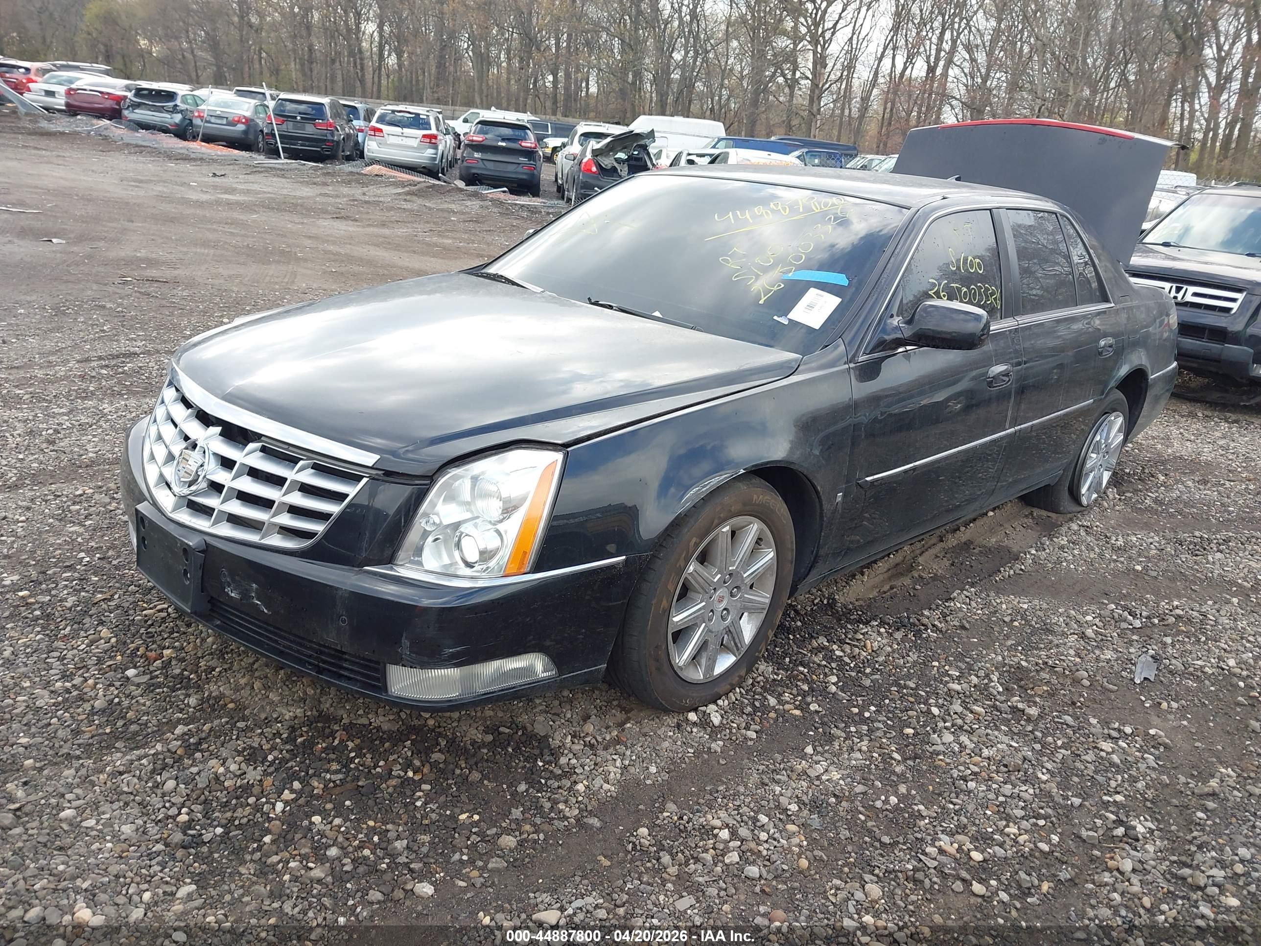 CADILLAC DTS image 2