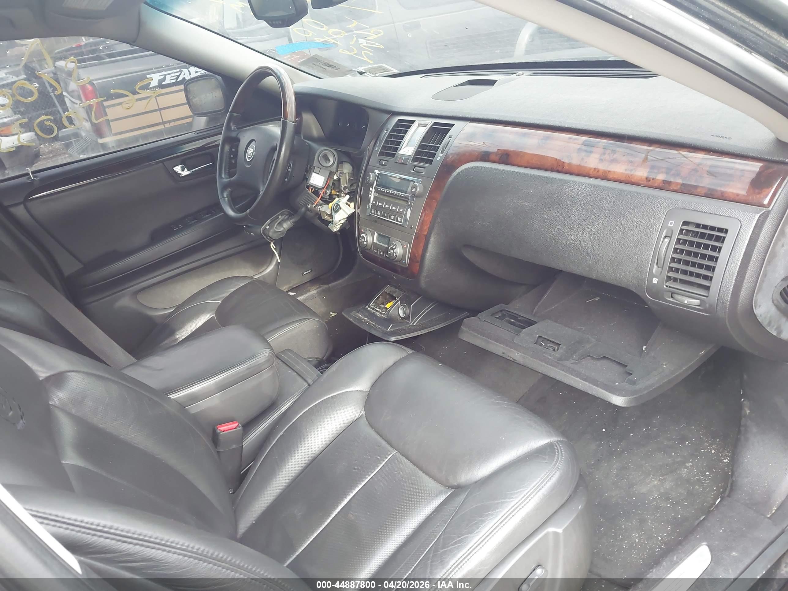 CADILLAC DTS image 5