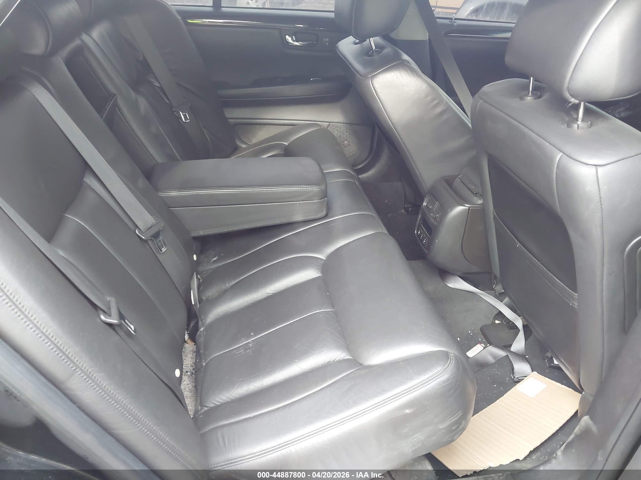 CADILLAC DTS image 8