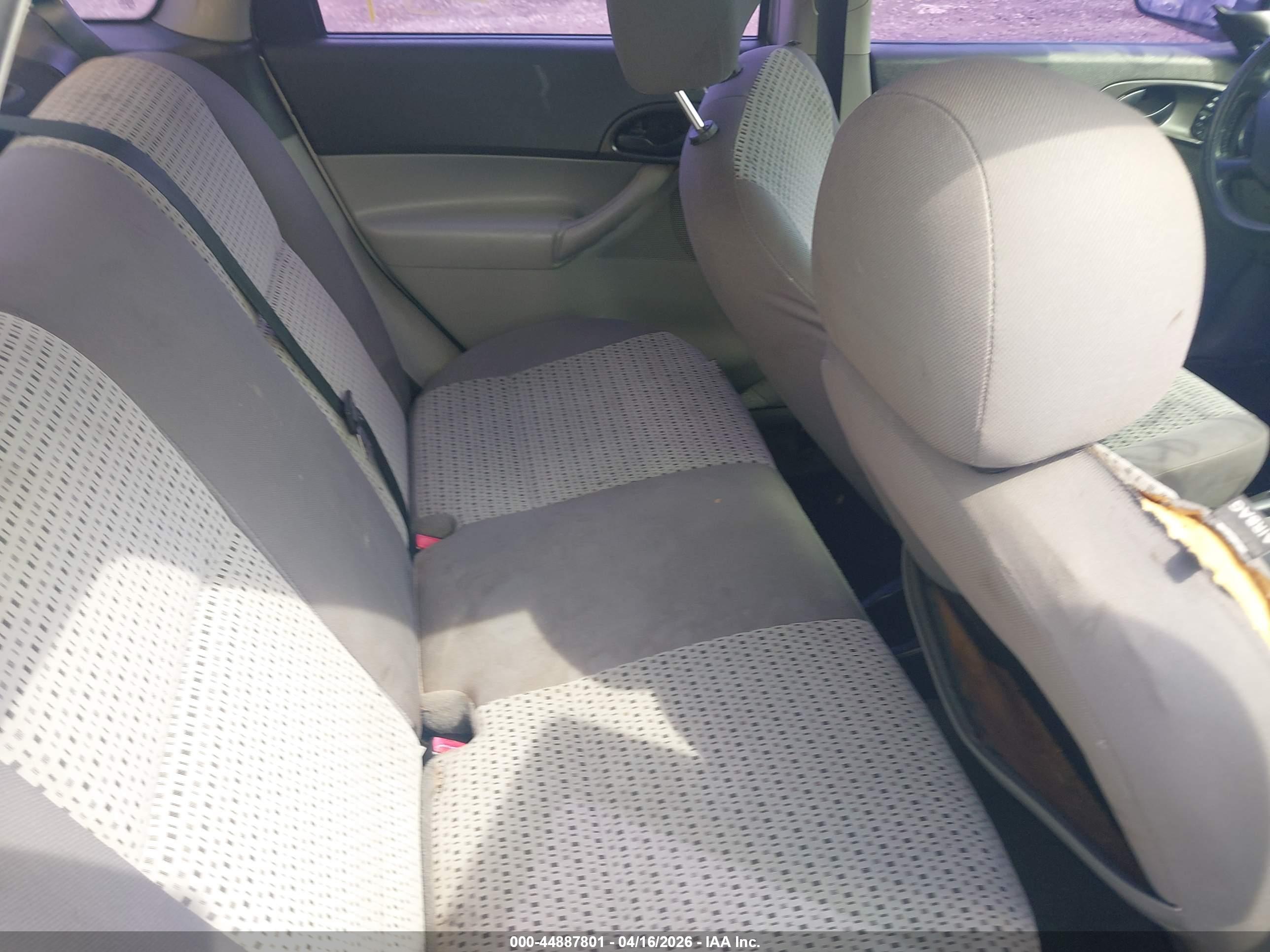 FORD FOCUS image 8