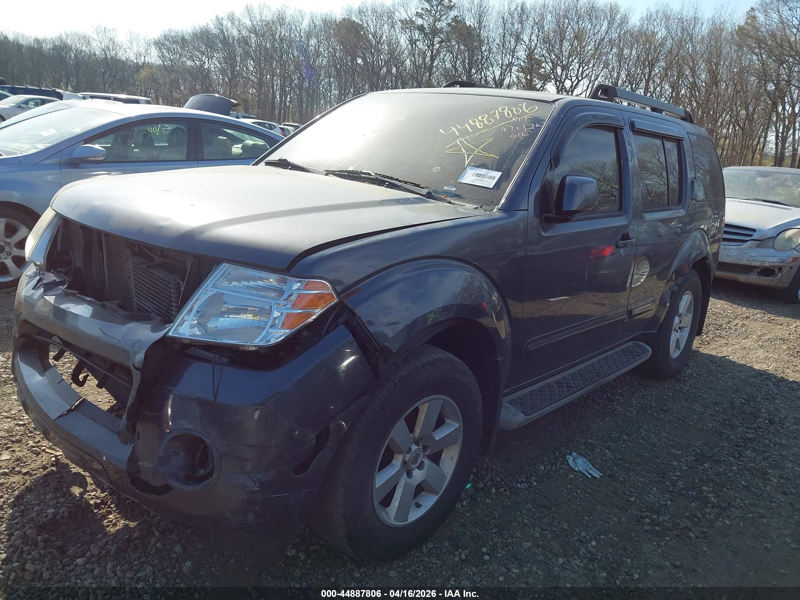 NISSAN PATHFINDER image 2