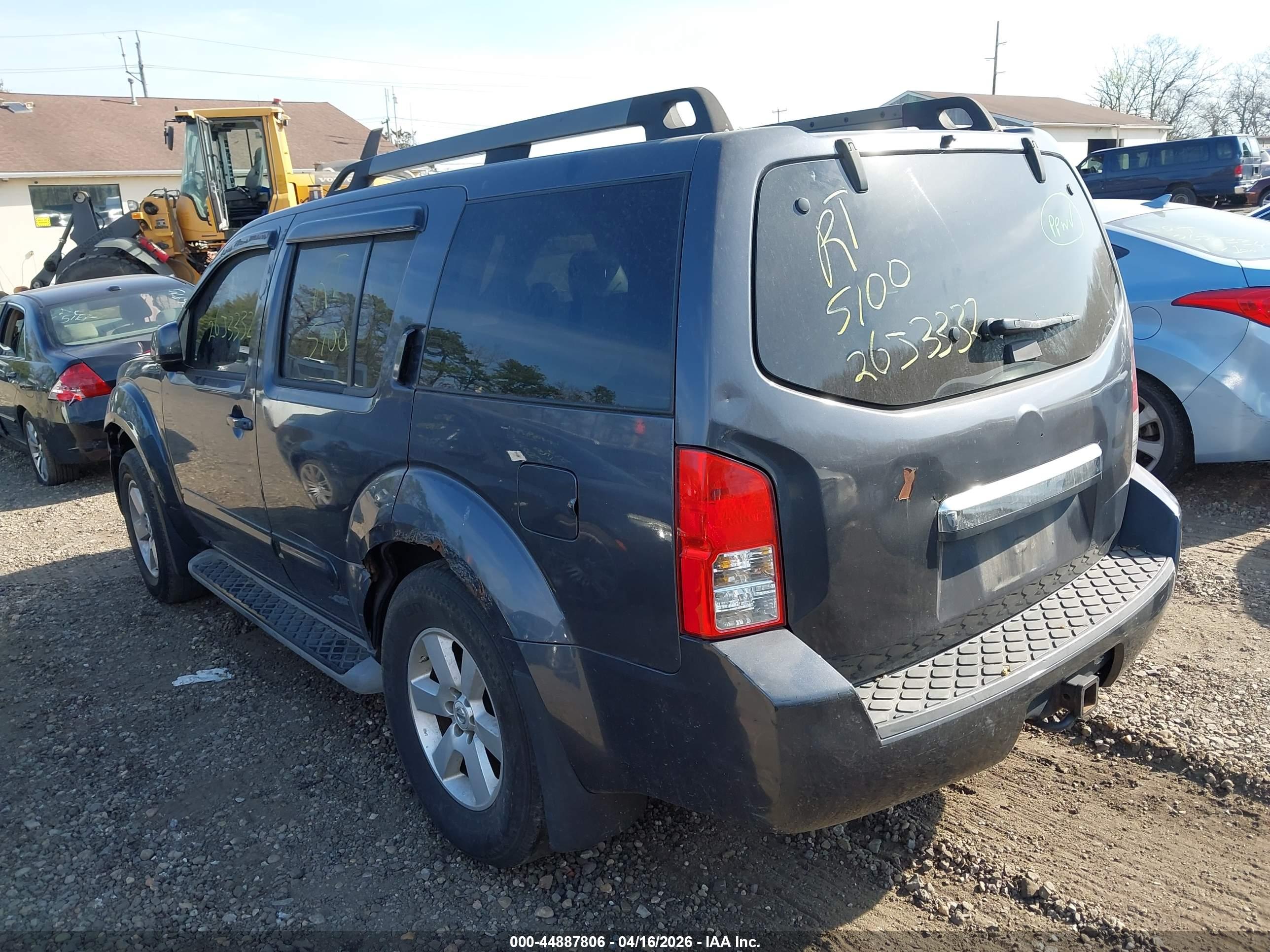 NISSAN PATHFINDER image 3
