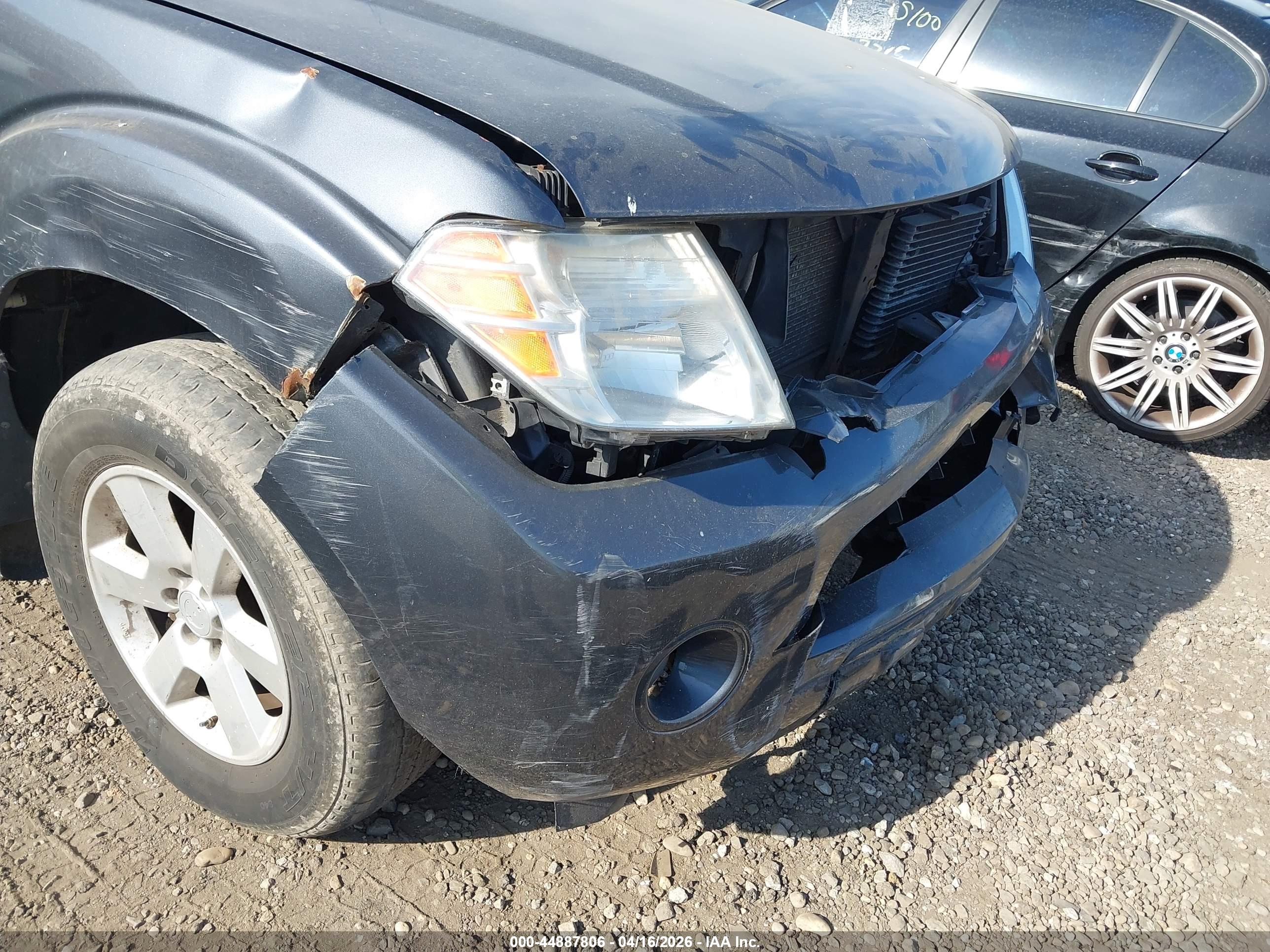 NISSAN PATHFINDER image 6
