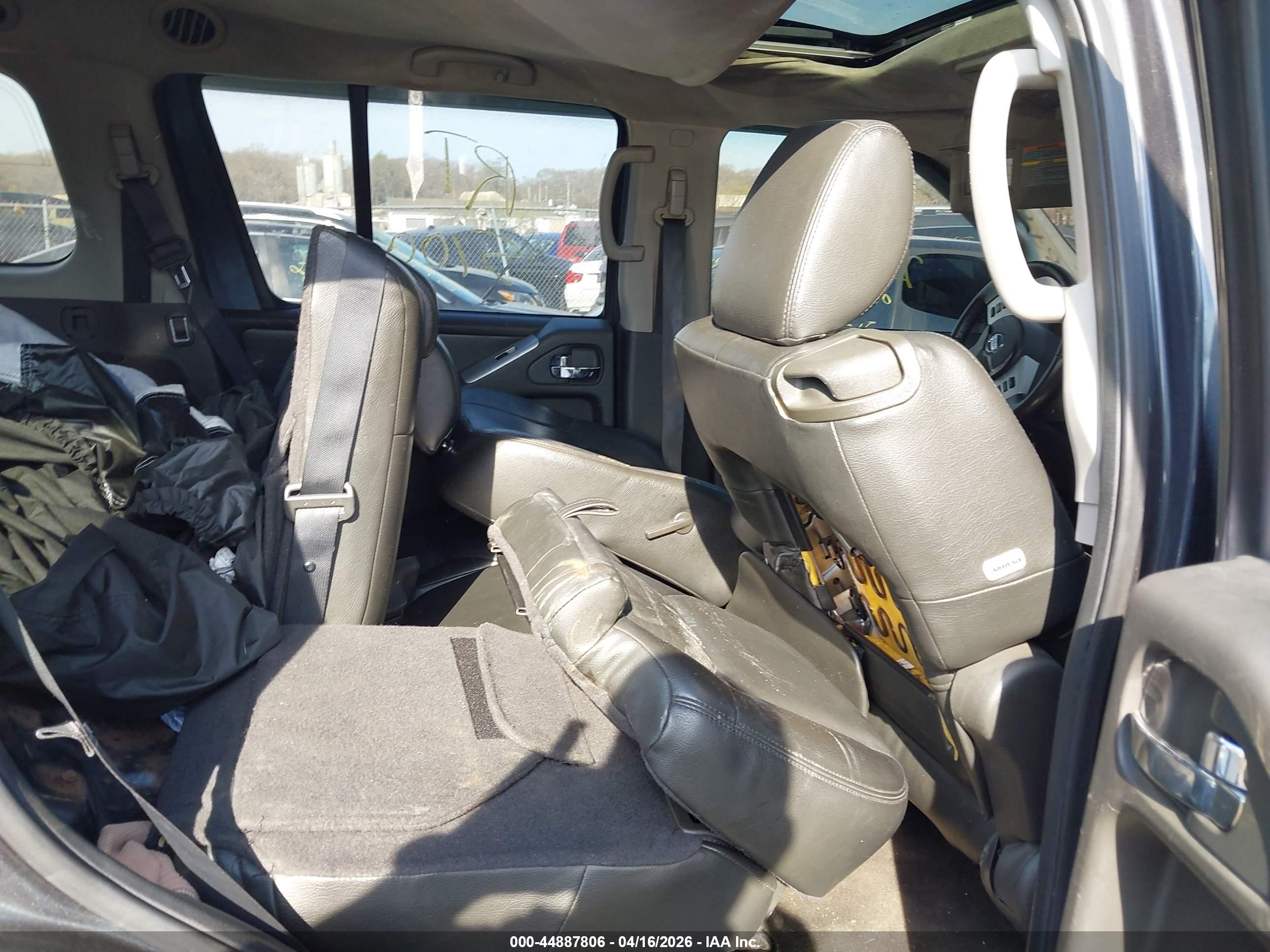 NISSAN PATHFINDER image 8