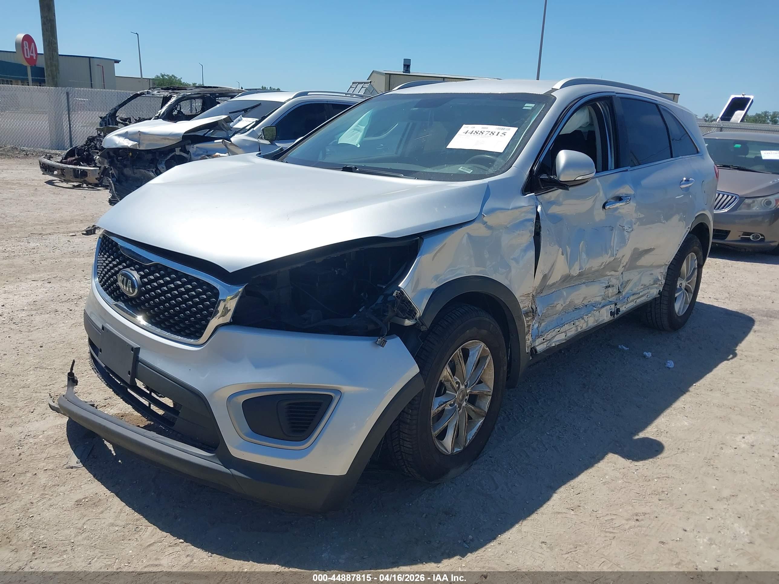 KIA SORENTO image 2