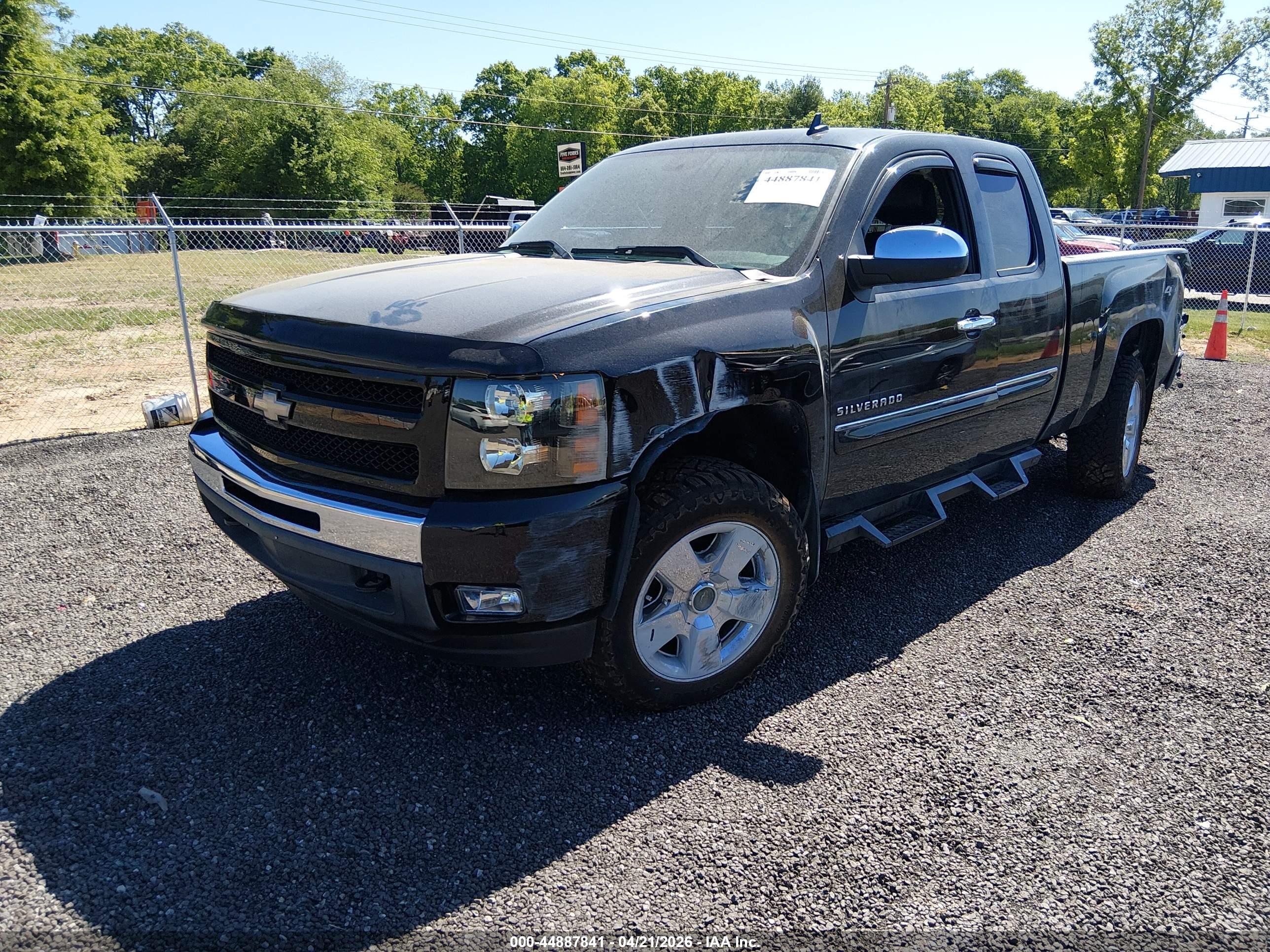 CHEVROLET SILVERADO image 2