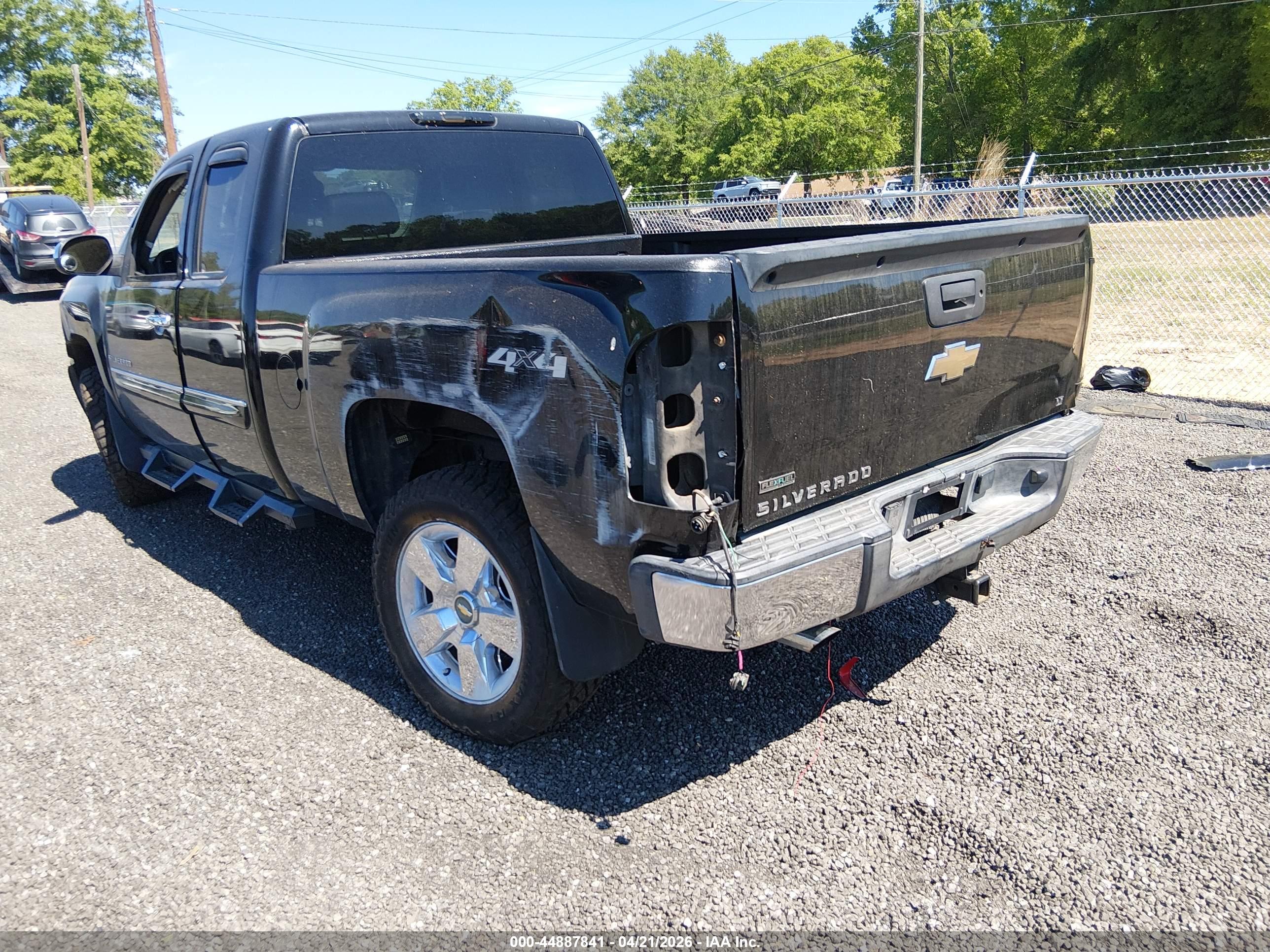 CHEVROLET SILVERADO image 3