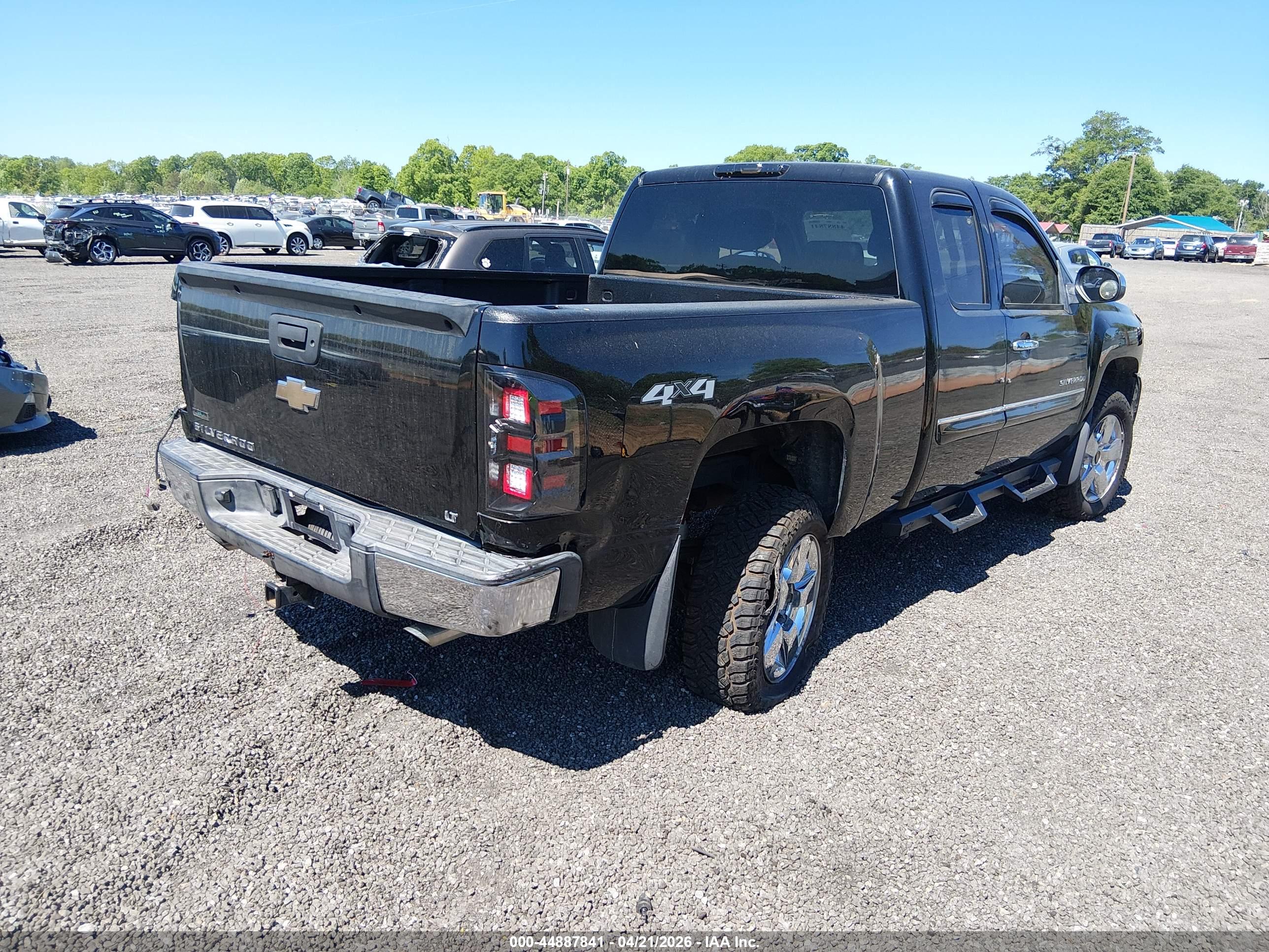 CHEVROLET SILVERADO image 4