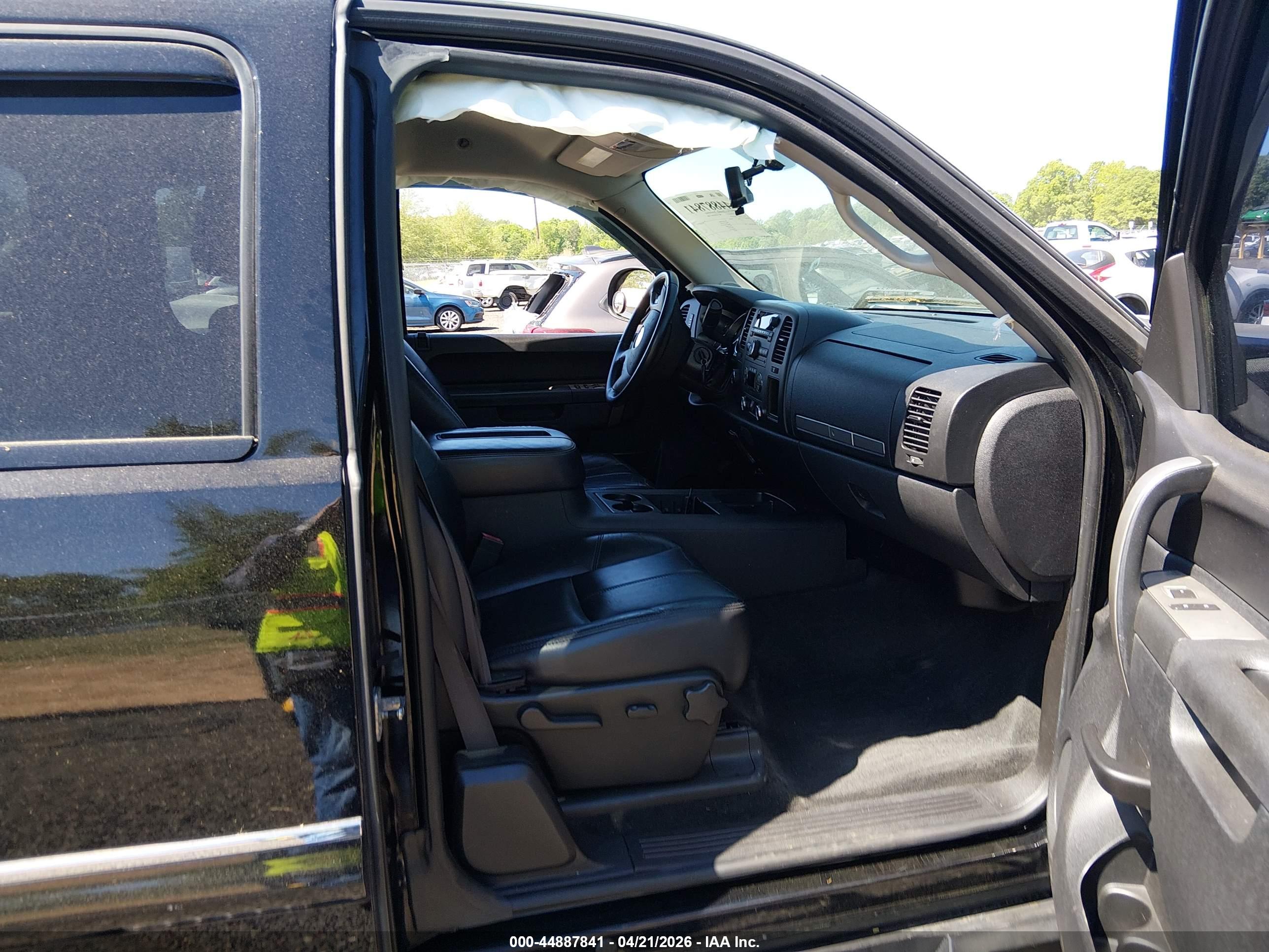 CHEVROLET SILVERADO image 5