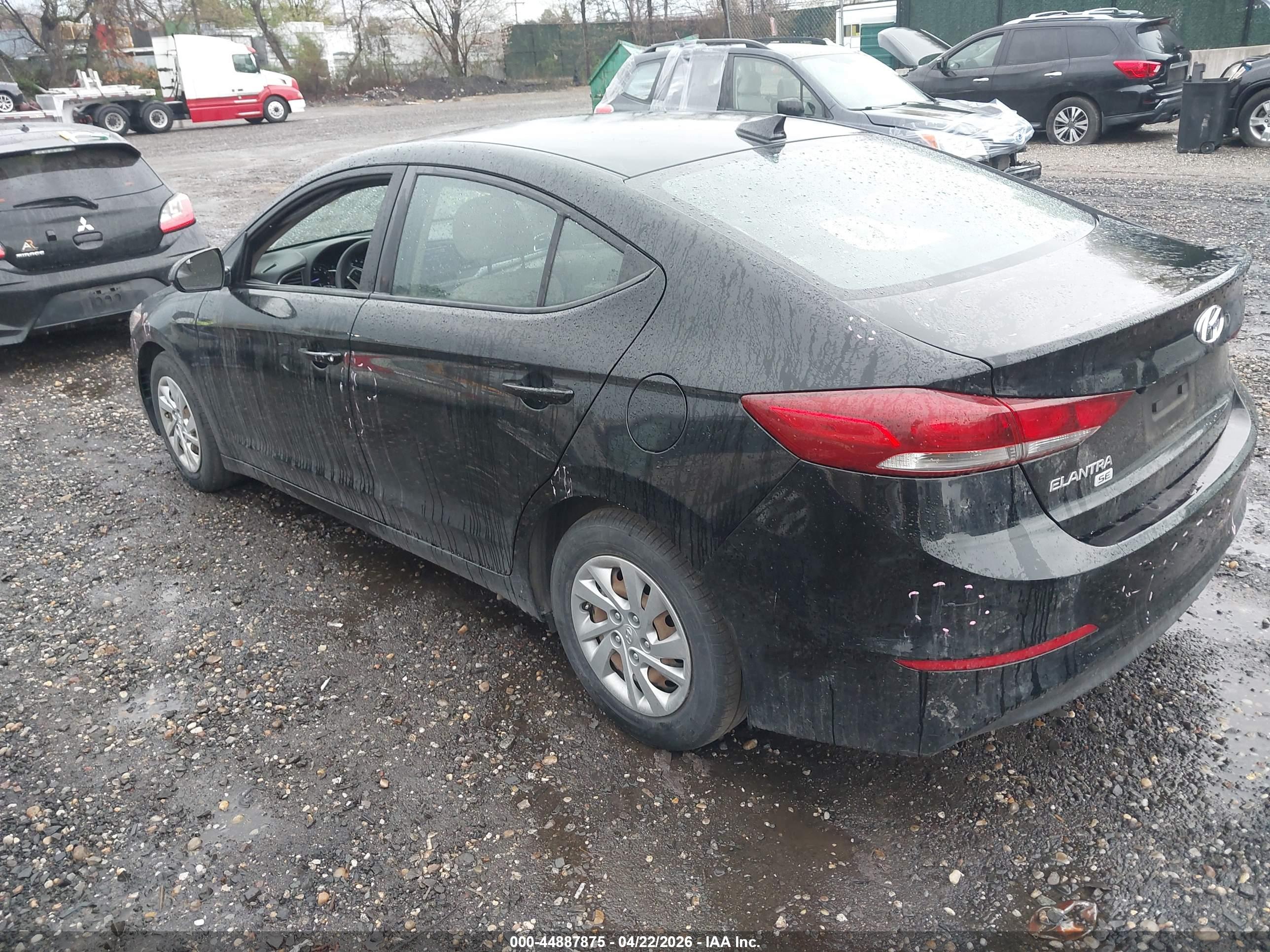 HYUNDAI ELANTRA image 3