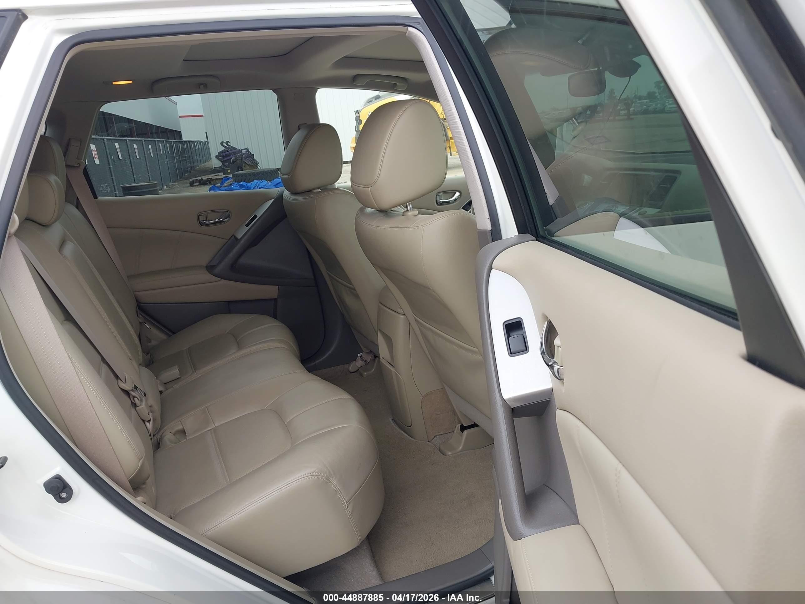 NISSAN MURANO image 8
