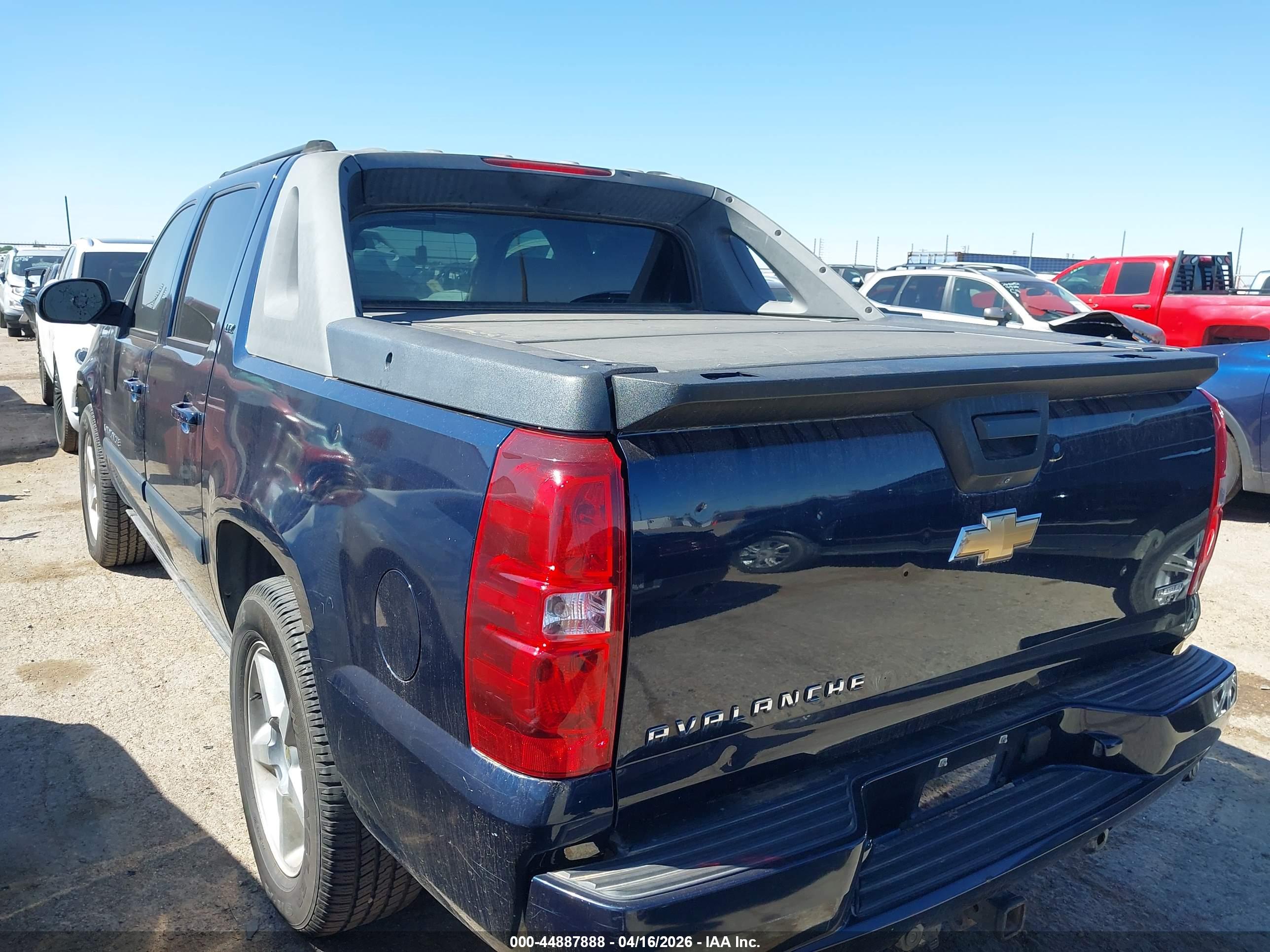 CHEVROLET AVALANCHE image 3