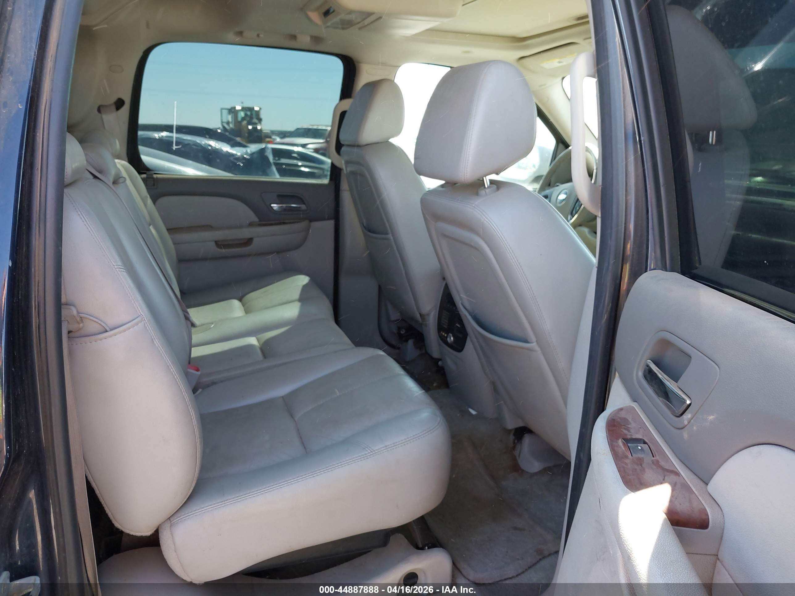 CHEVROLET AVALANCHE image 8