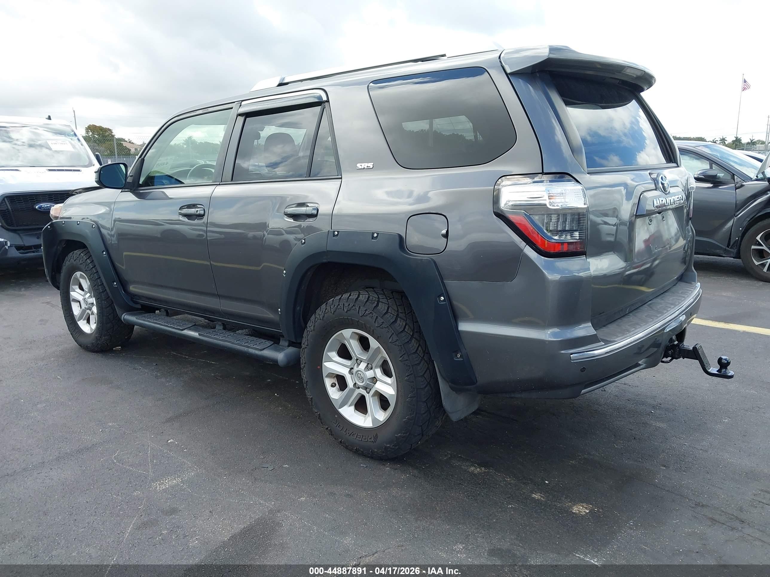 TOYOTA 4RUNNER image 3