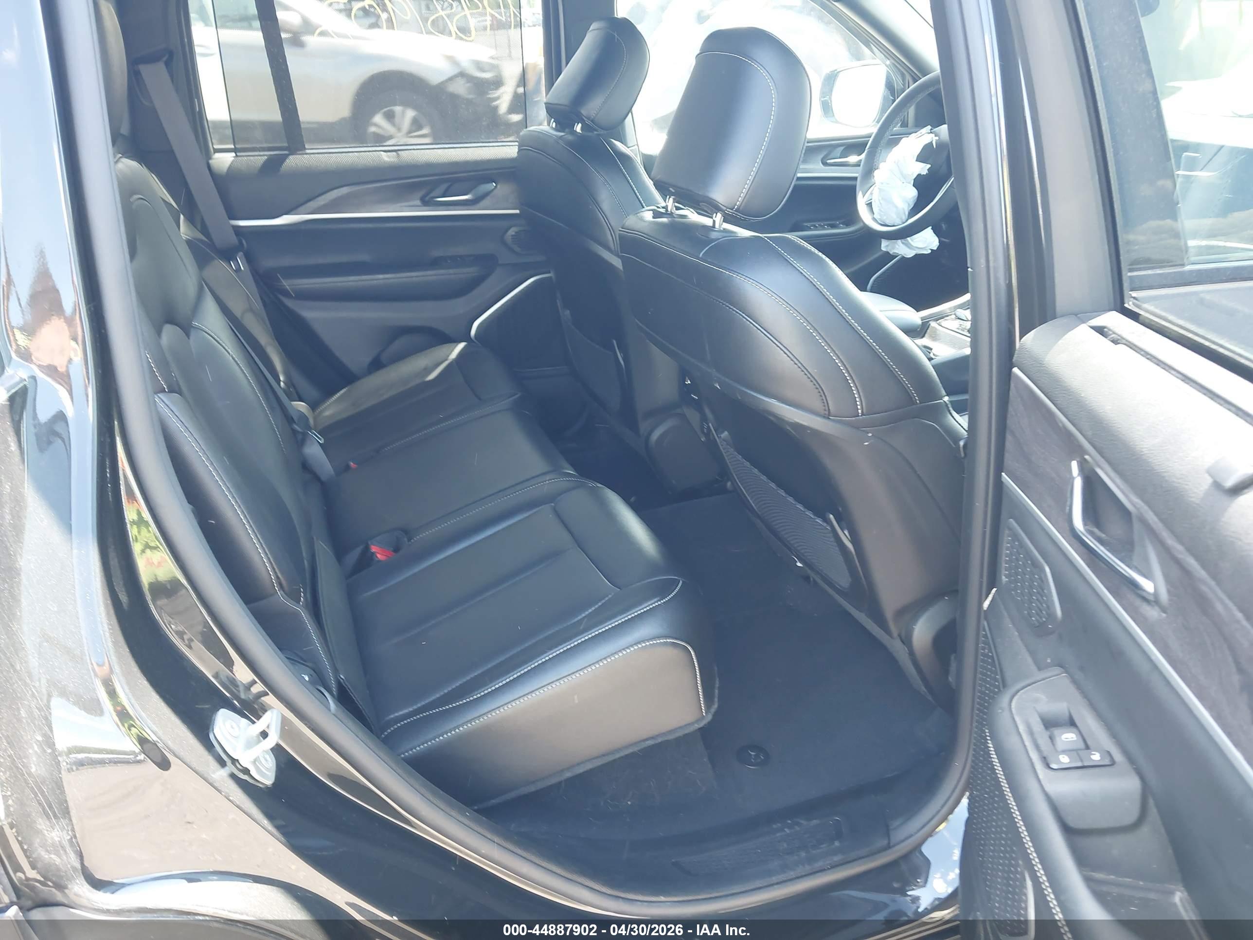 JEEP GRAND image 8