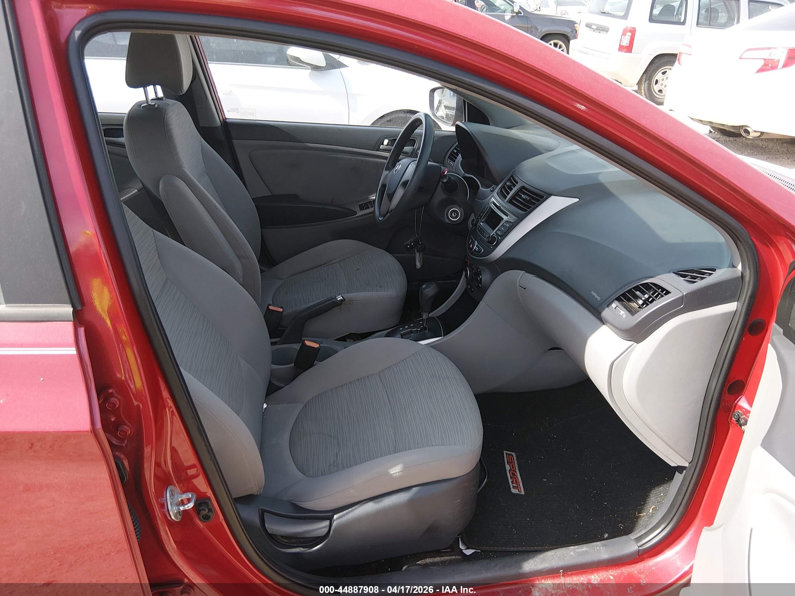 HYUNDAI ACCENT image 5