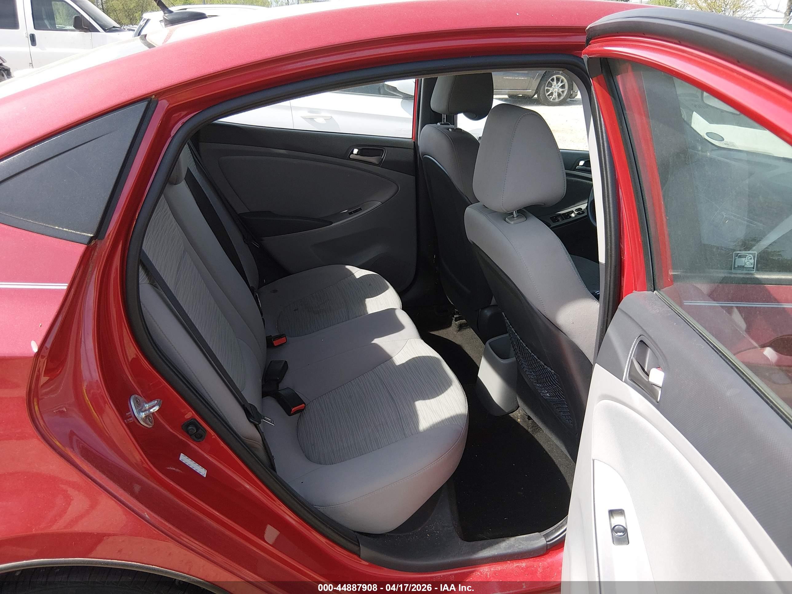 HYUNDAI ACCENT image 8