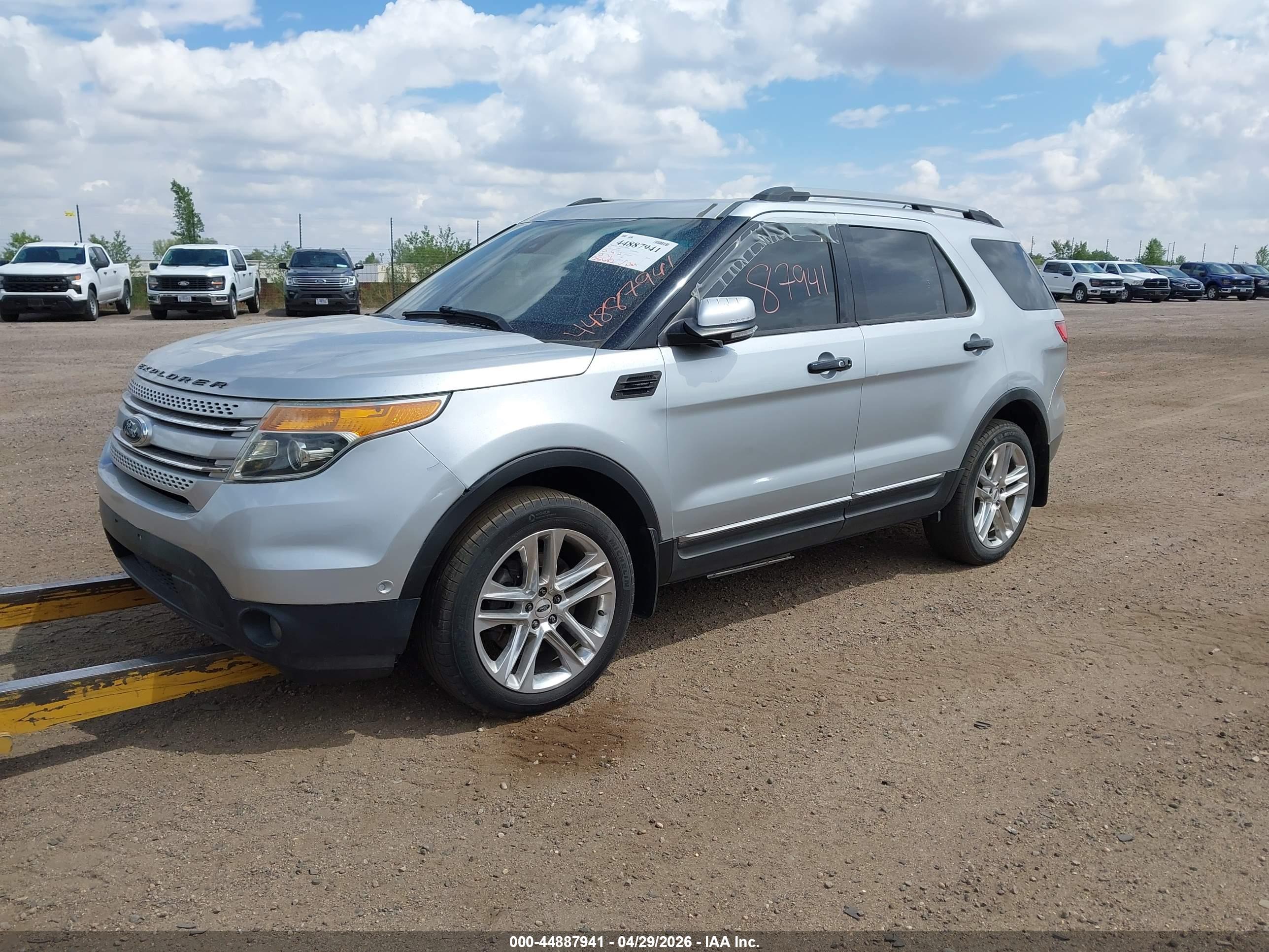 FORD EXPLORER image 2