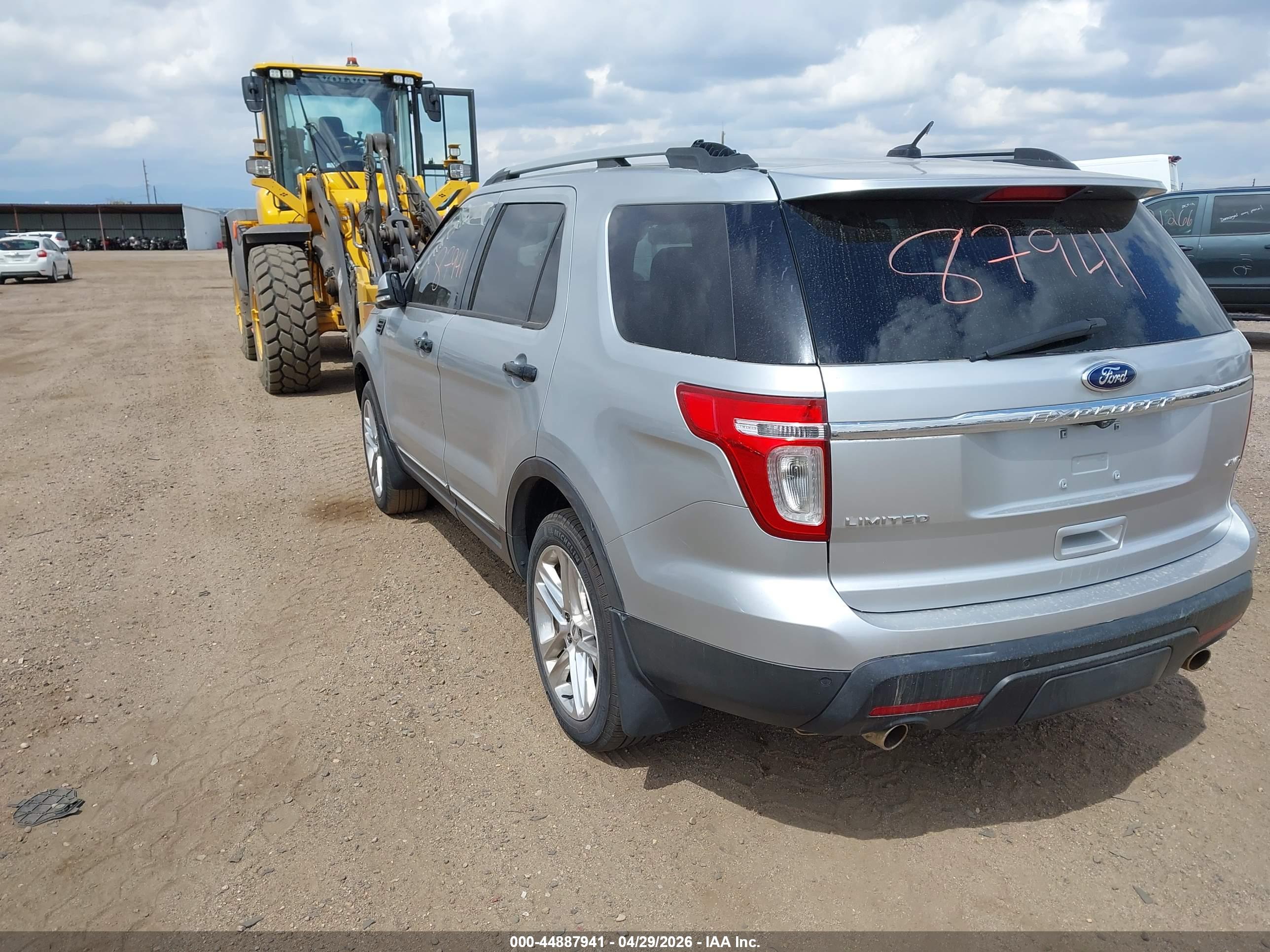 FORD EXPLORER image 3