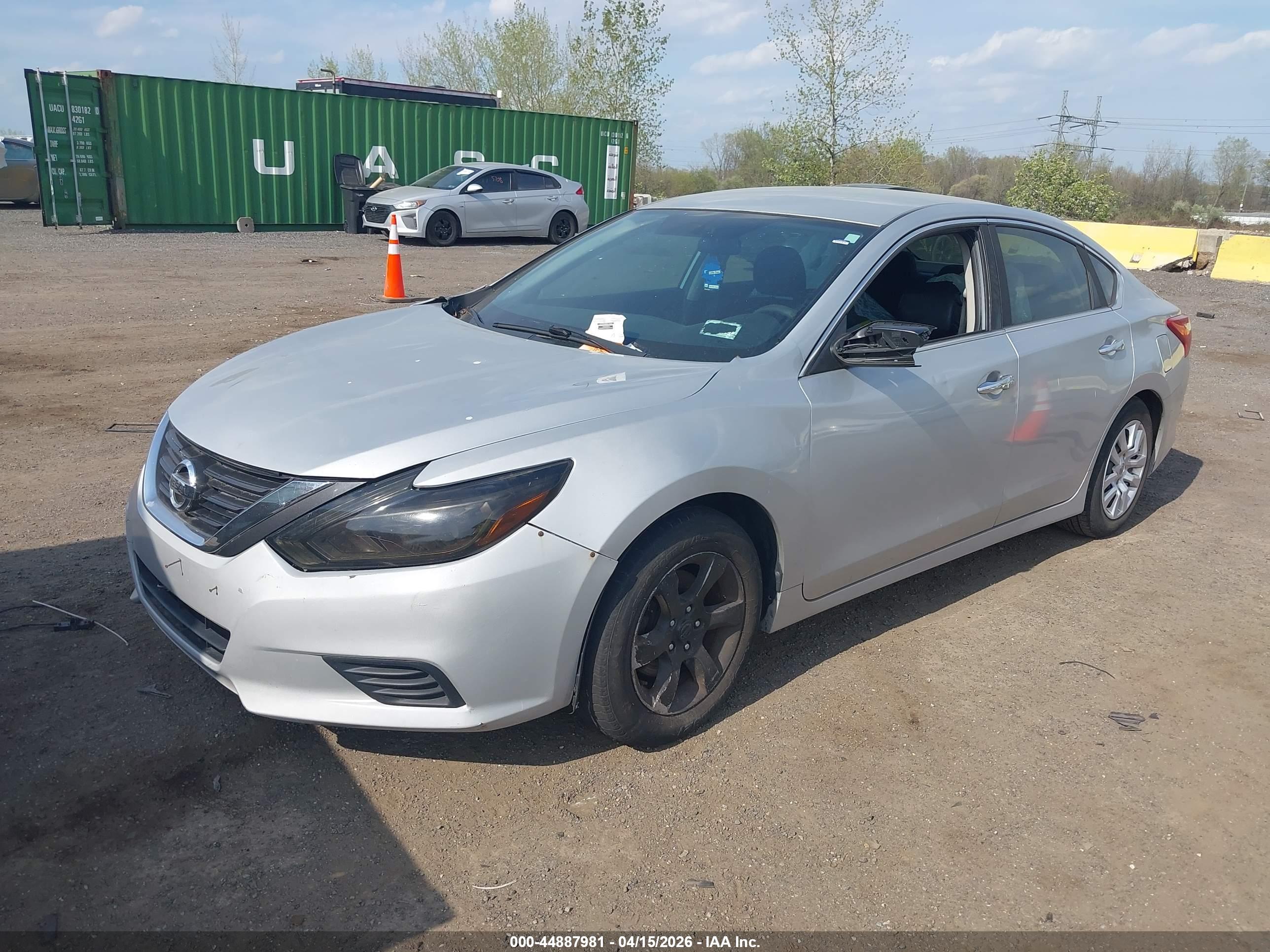 NISSAN ALTIMA image 2