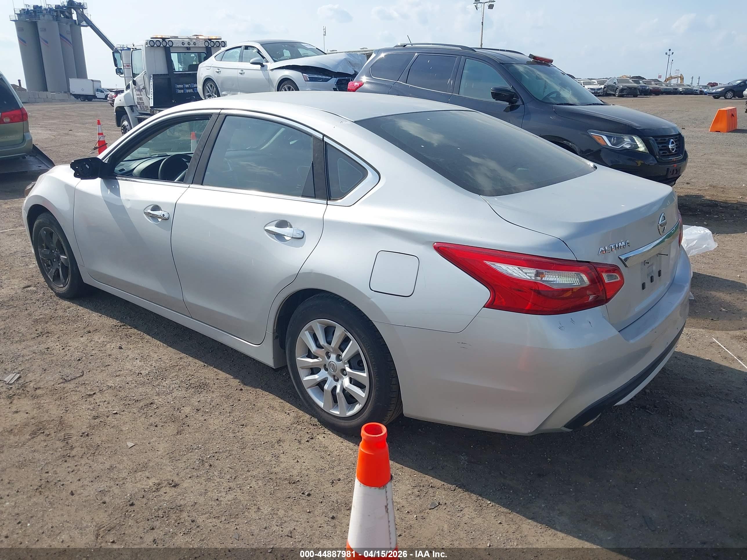 NISSAN ALTIMA image 3