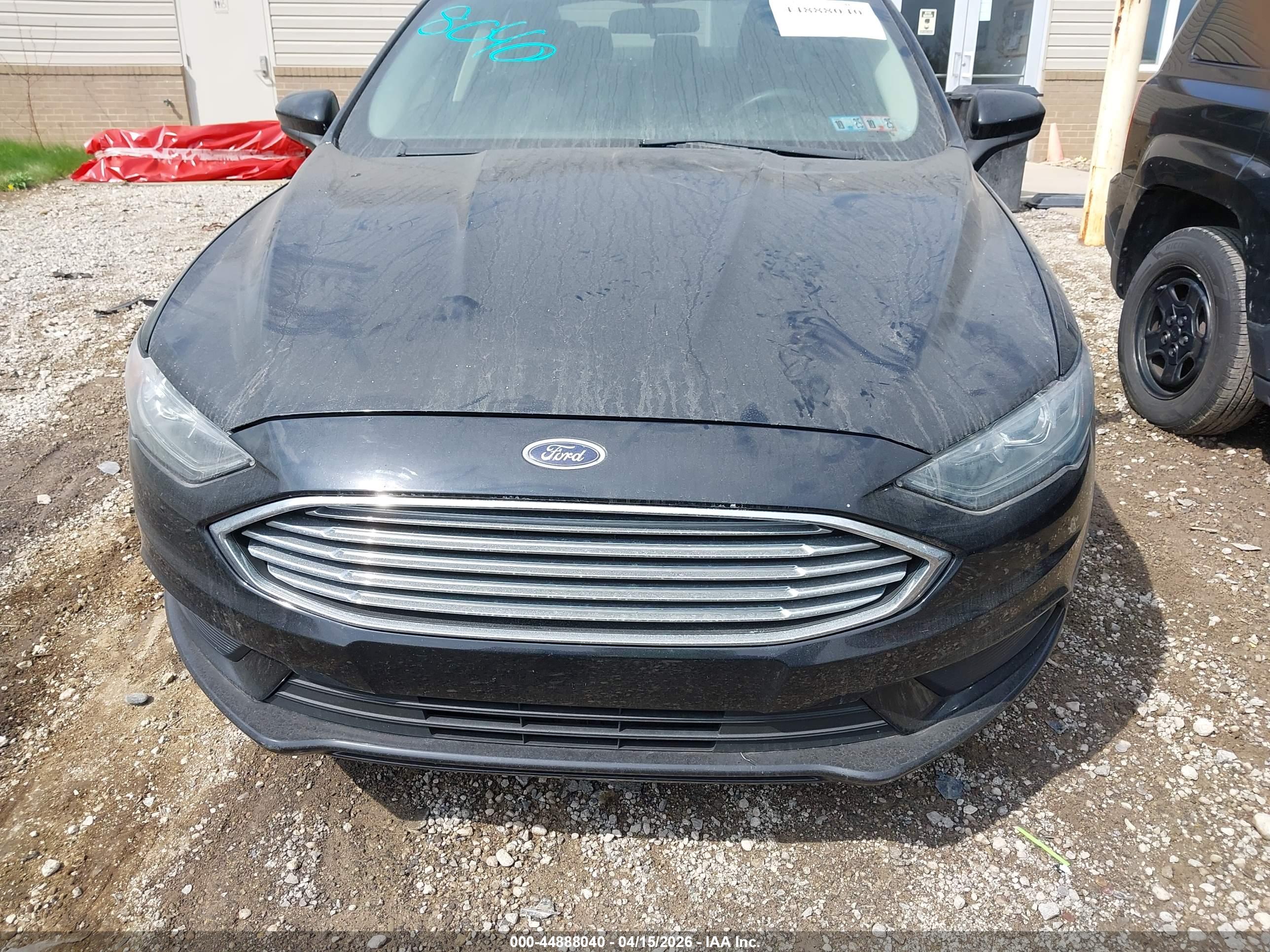 FORD FUSION image 6