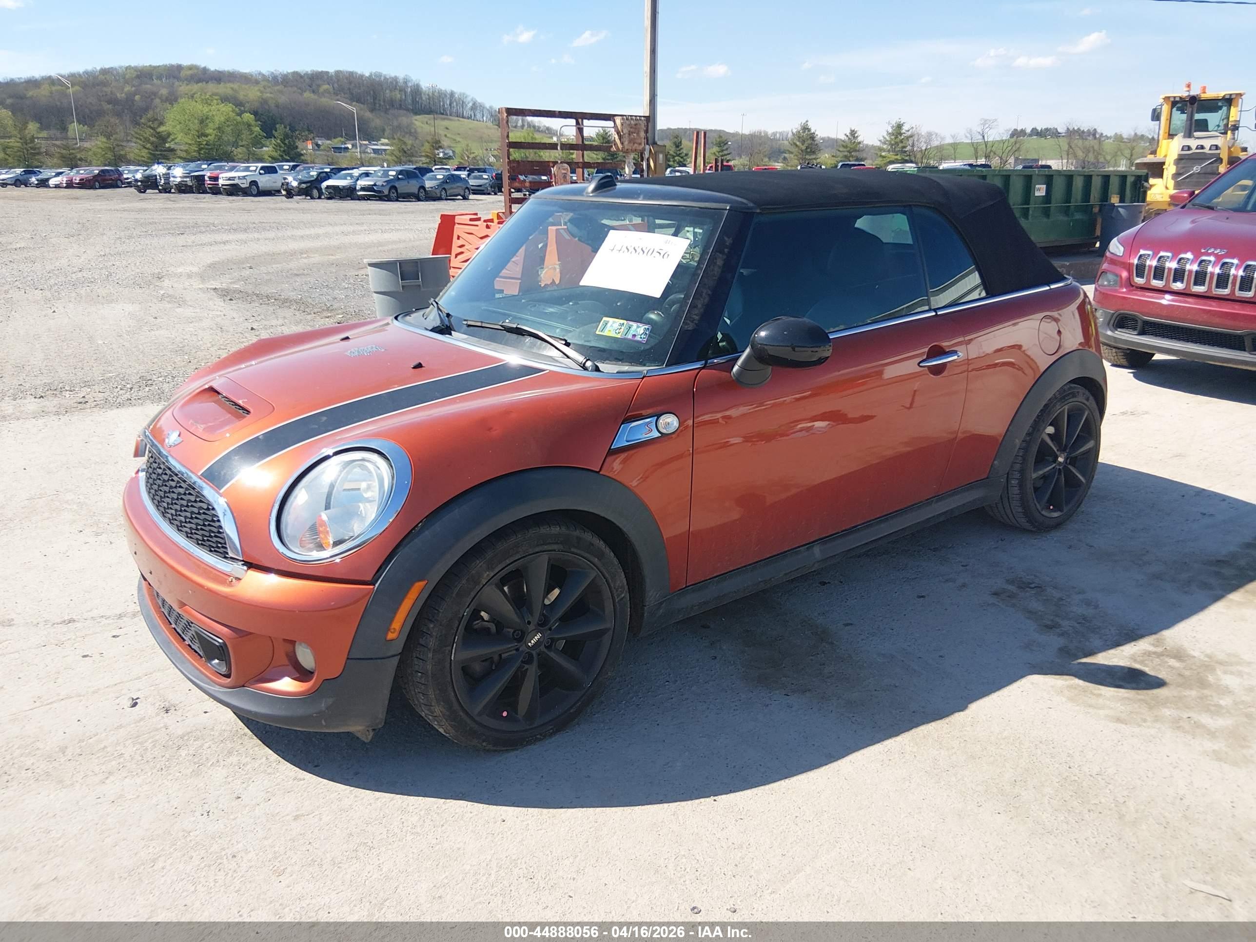 MINI CONVERTIBLE image 2