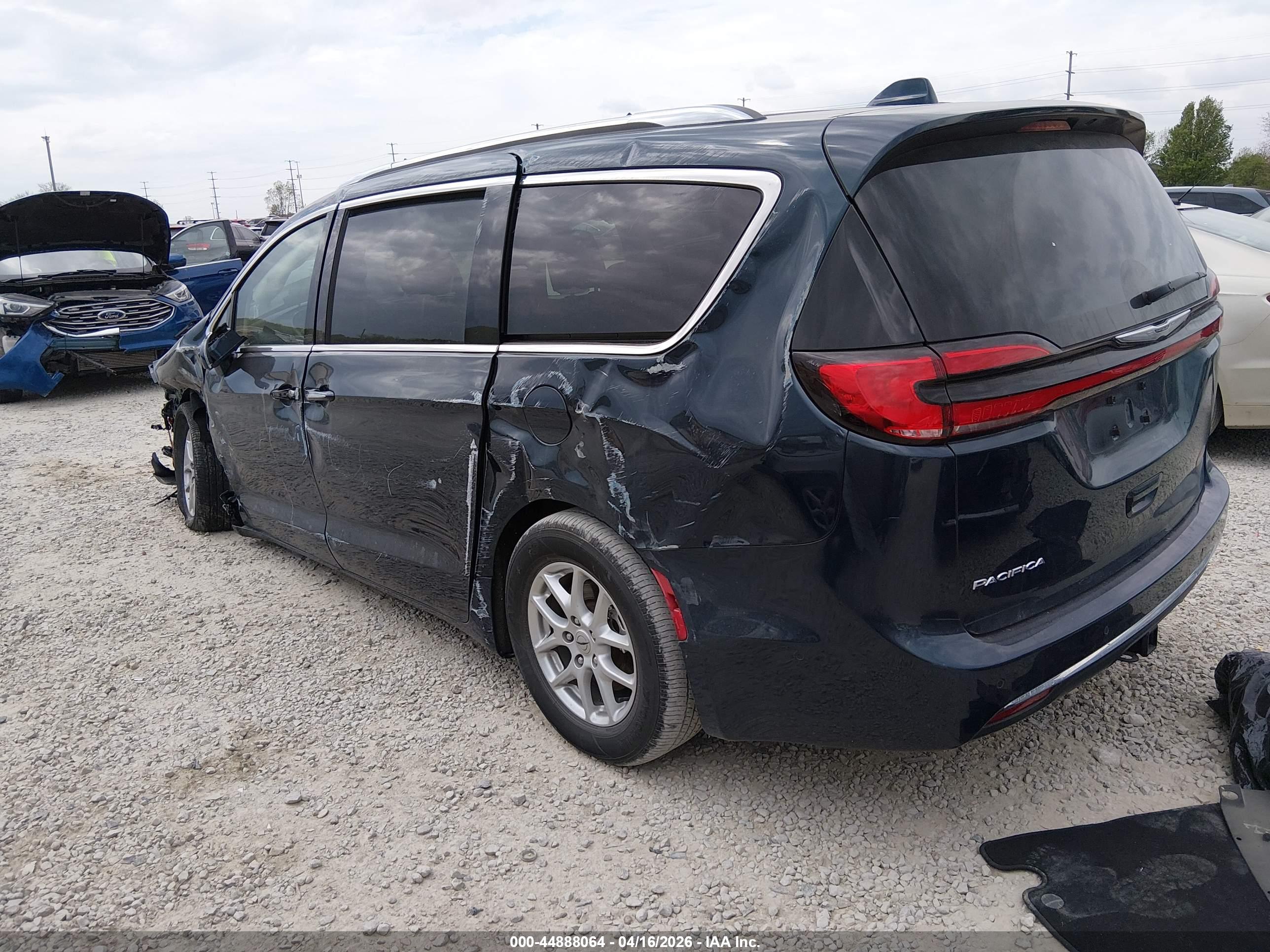CHRYSLER PACIFICA image 3