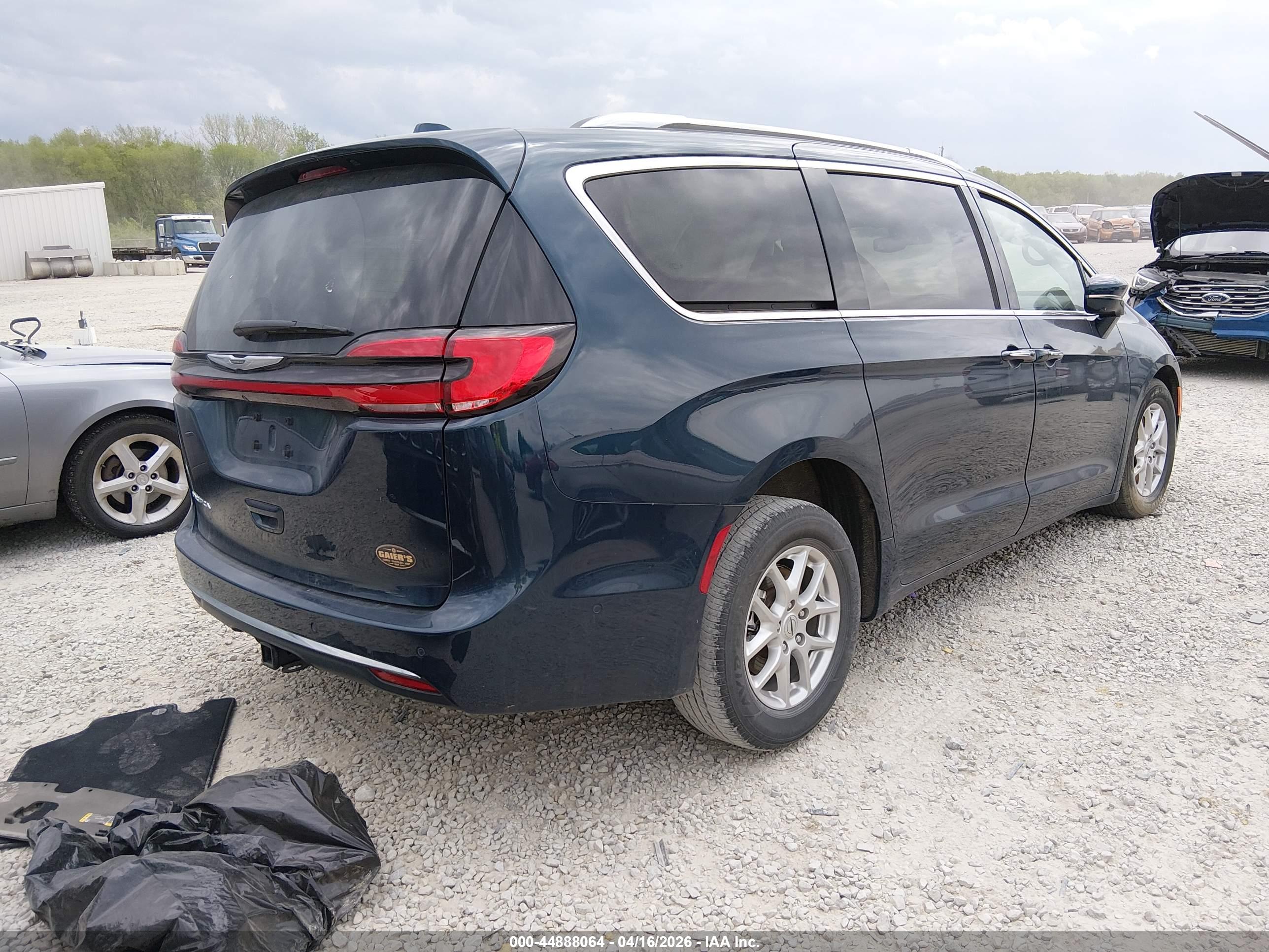 CHRYSLER PACIFICA image 4