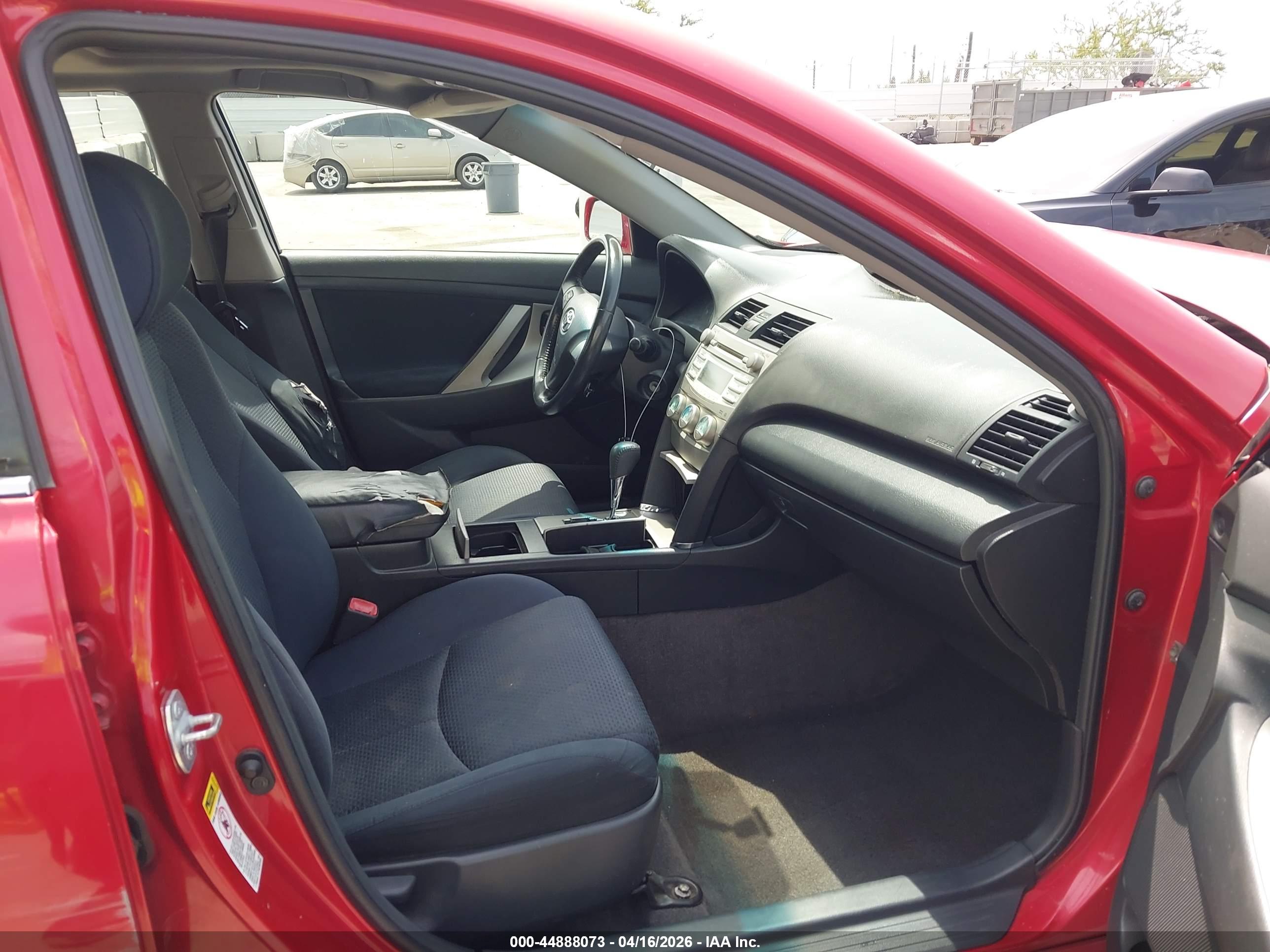 TOYOTA CAMRY image 5