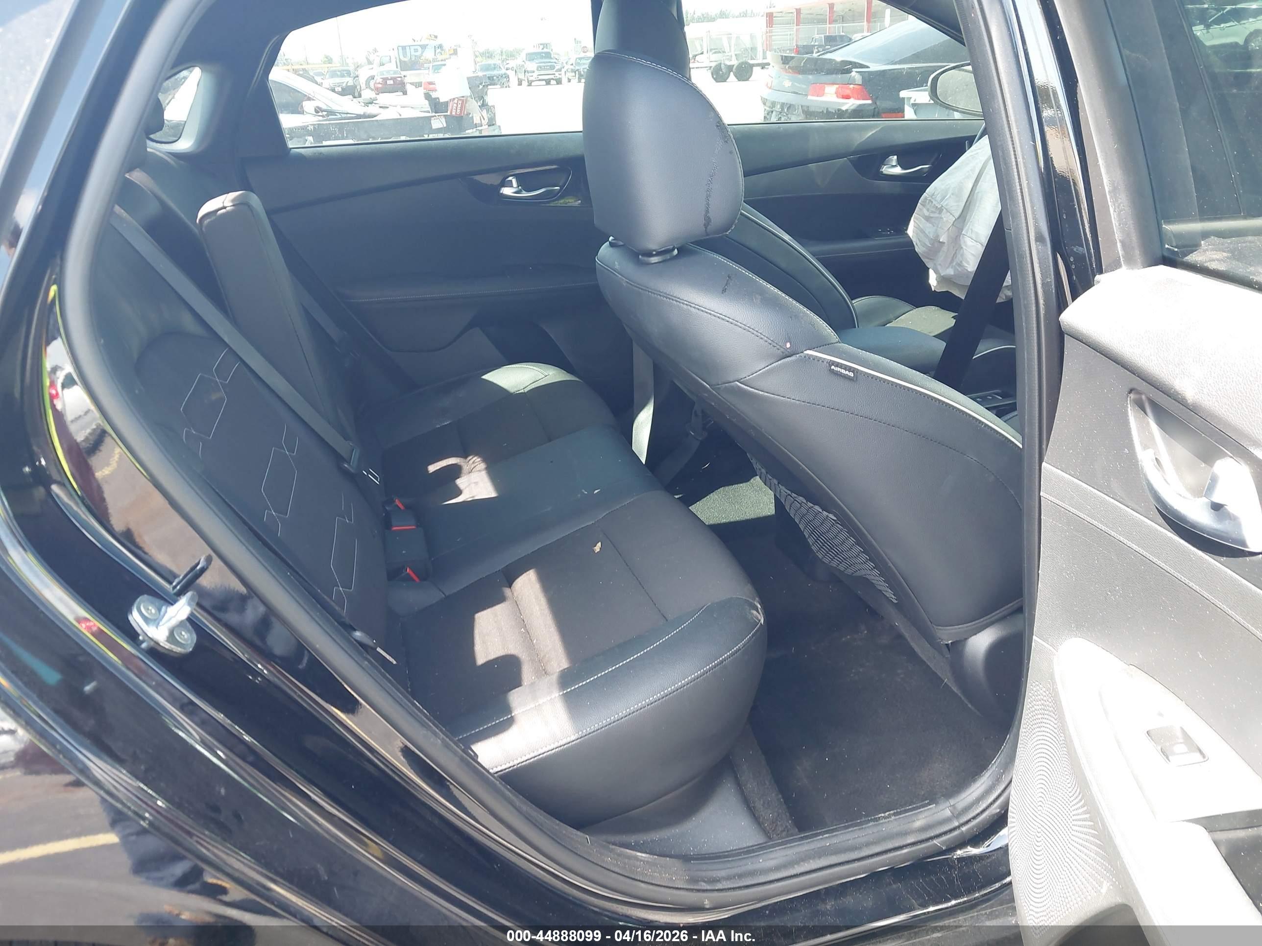 KIA FORTE image 8