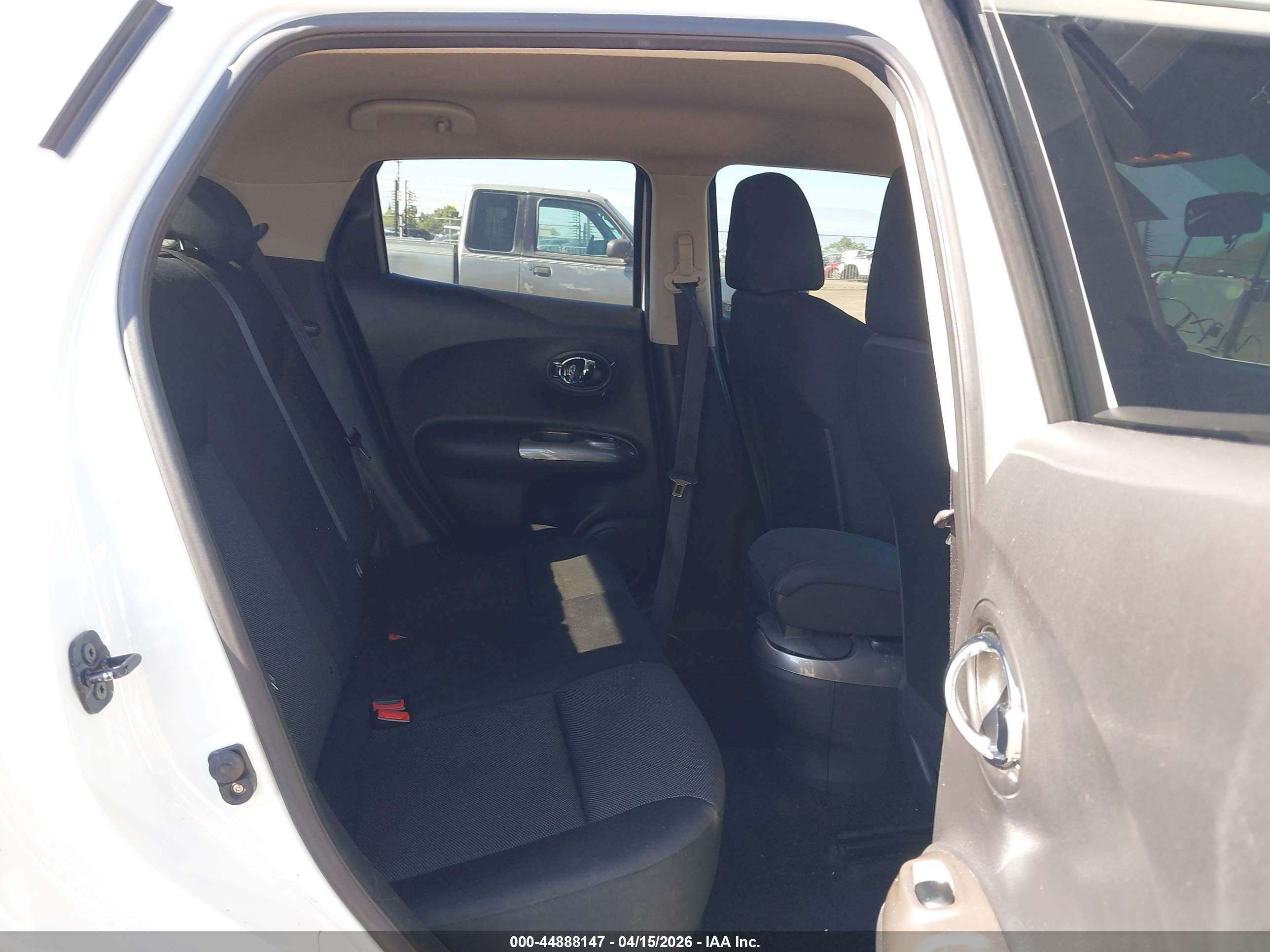 NISSAN JUKE image 8