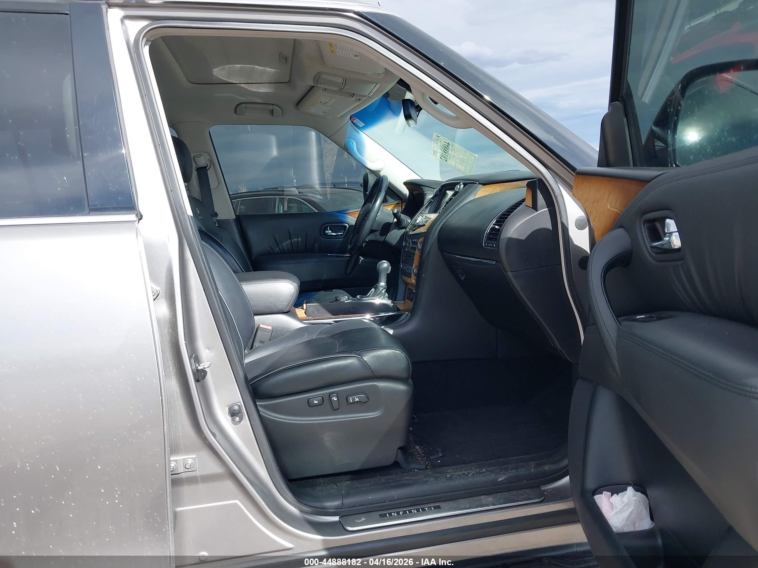 INFINITI QX56 image 5