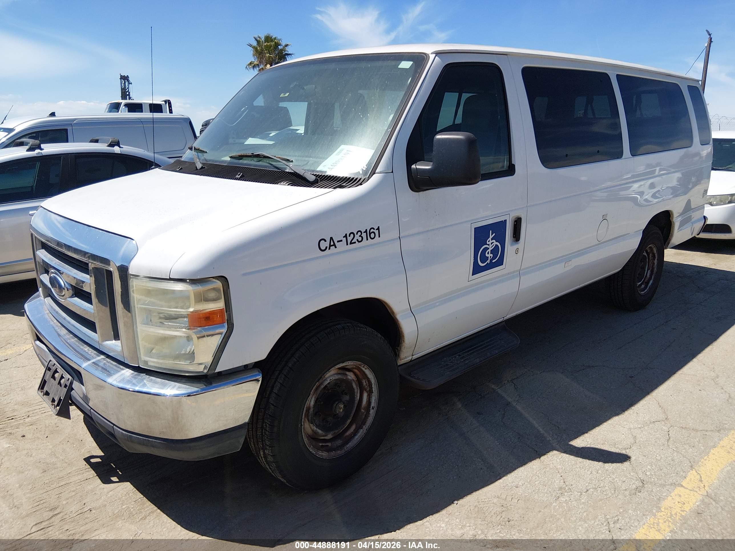 FORD E-350 image 2