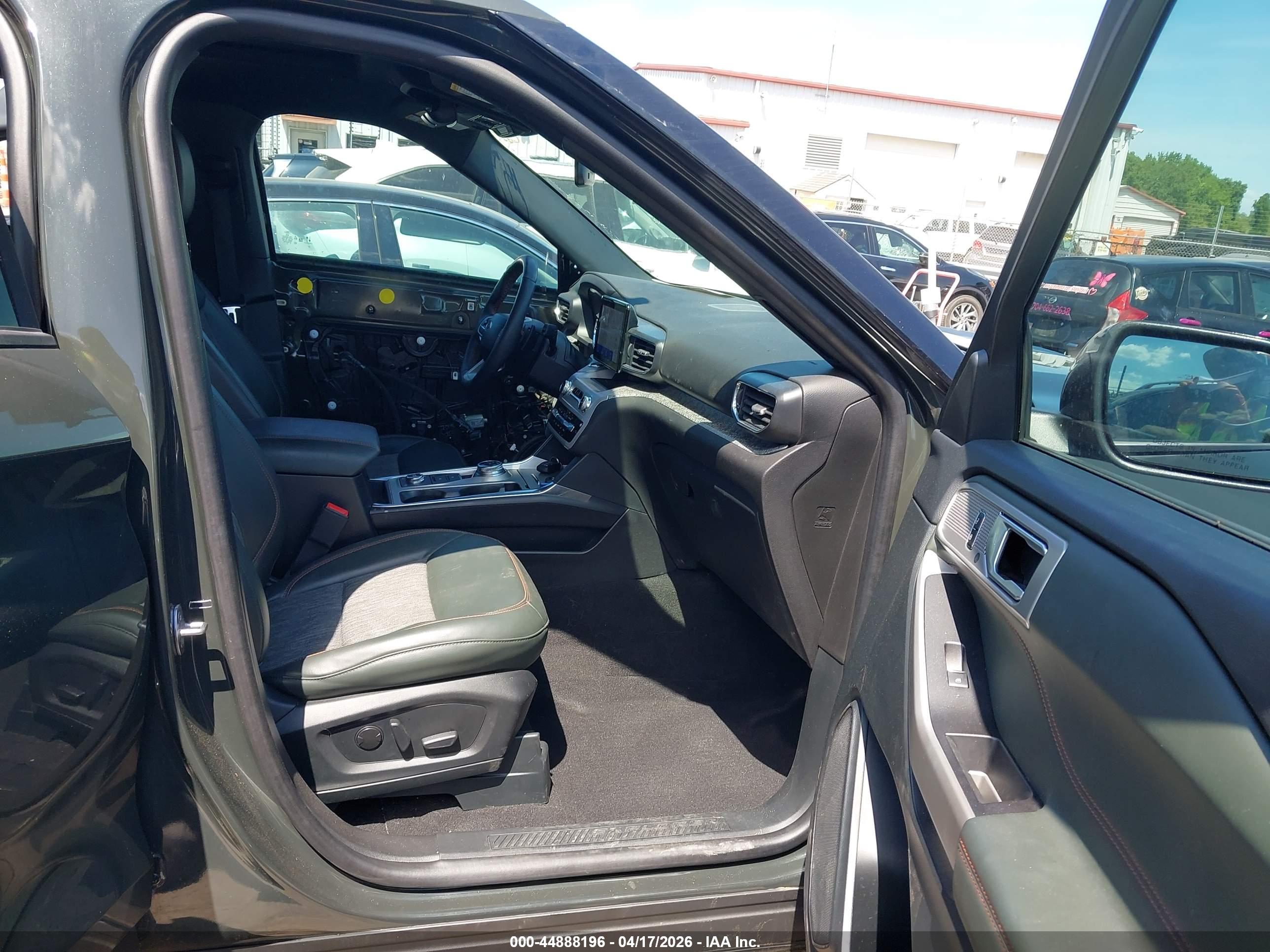 FORD EXPLORER image 5