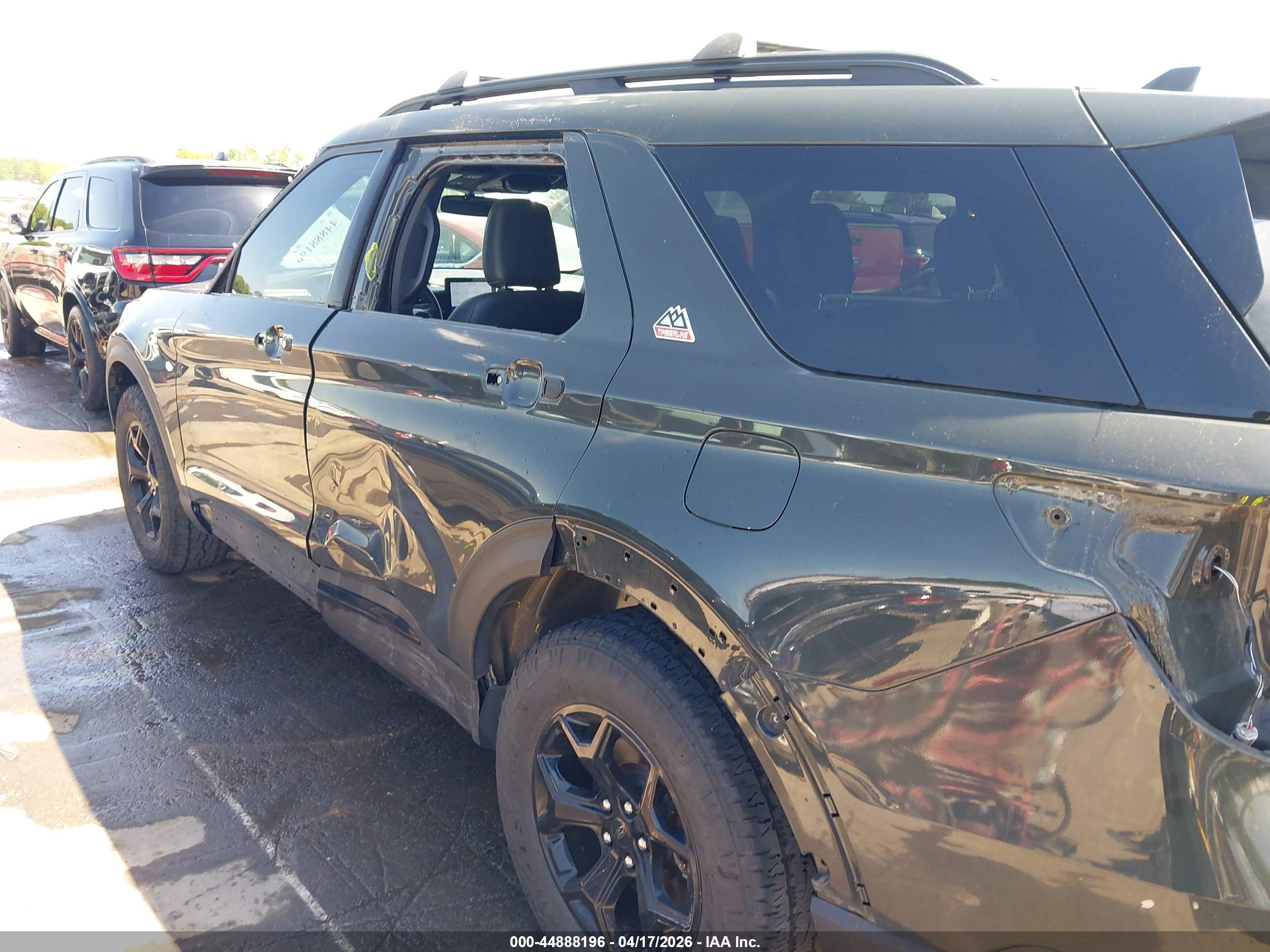 FORD EXPLORER image 6