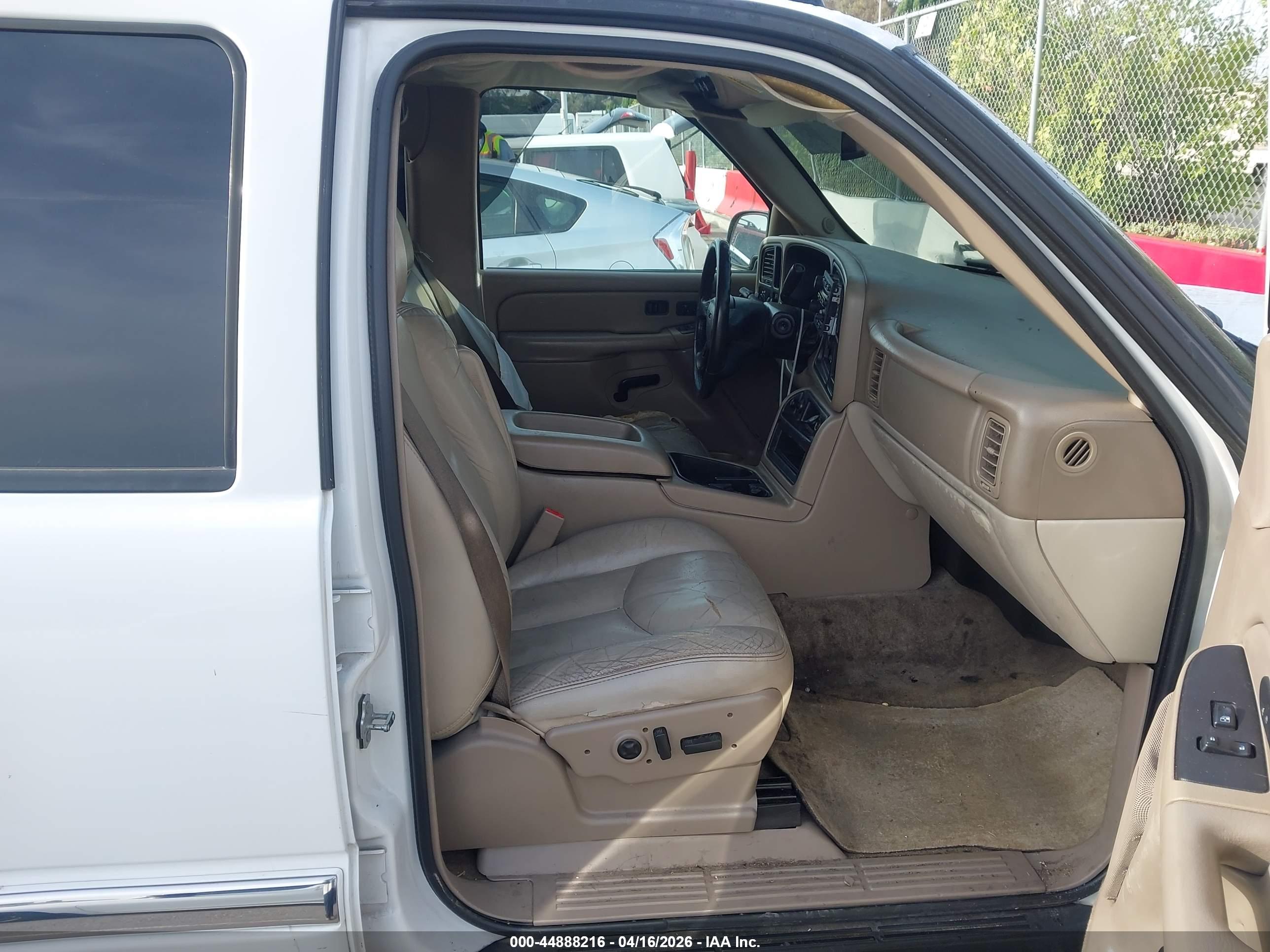 GMC YUKON image 5