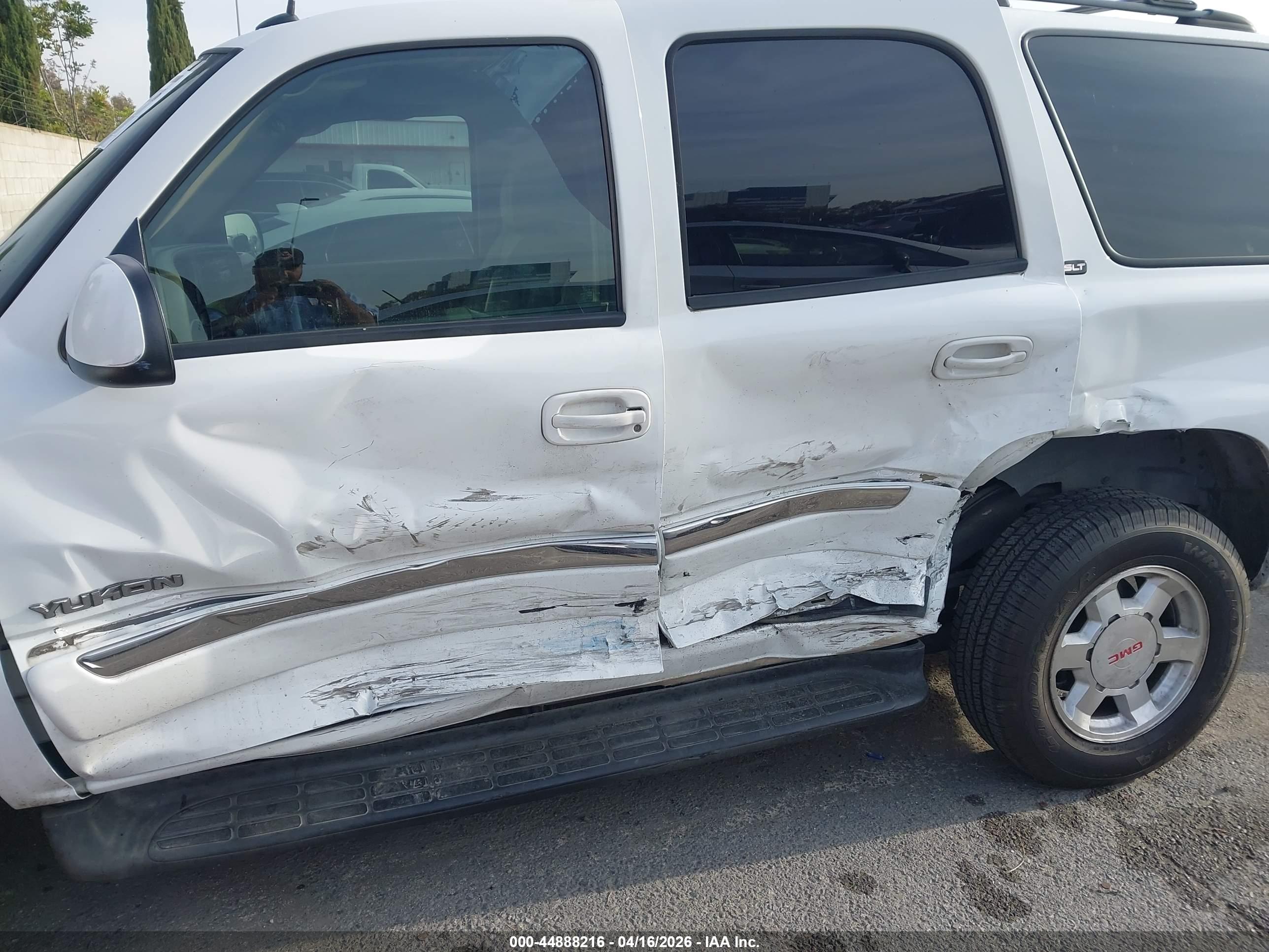 GMC YUKON image 6
