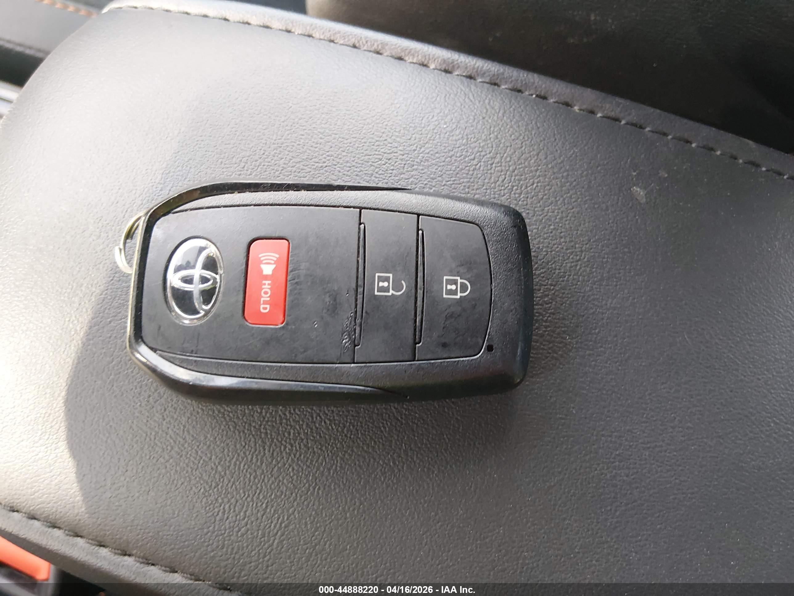 TOYOTA COROLLA image 11