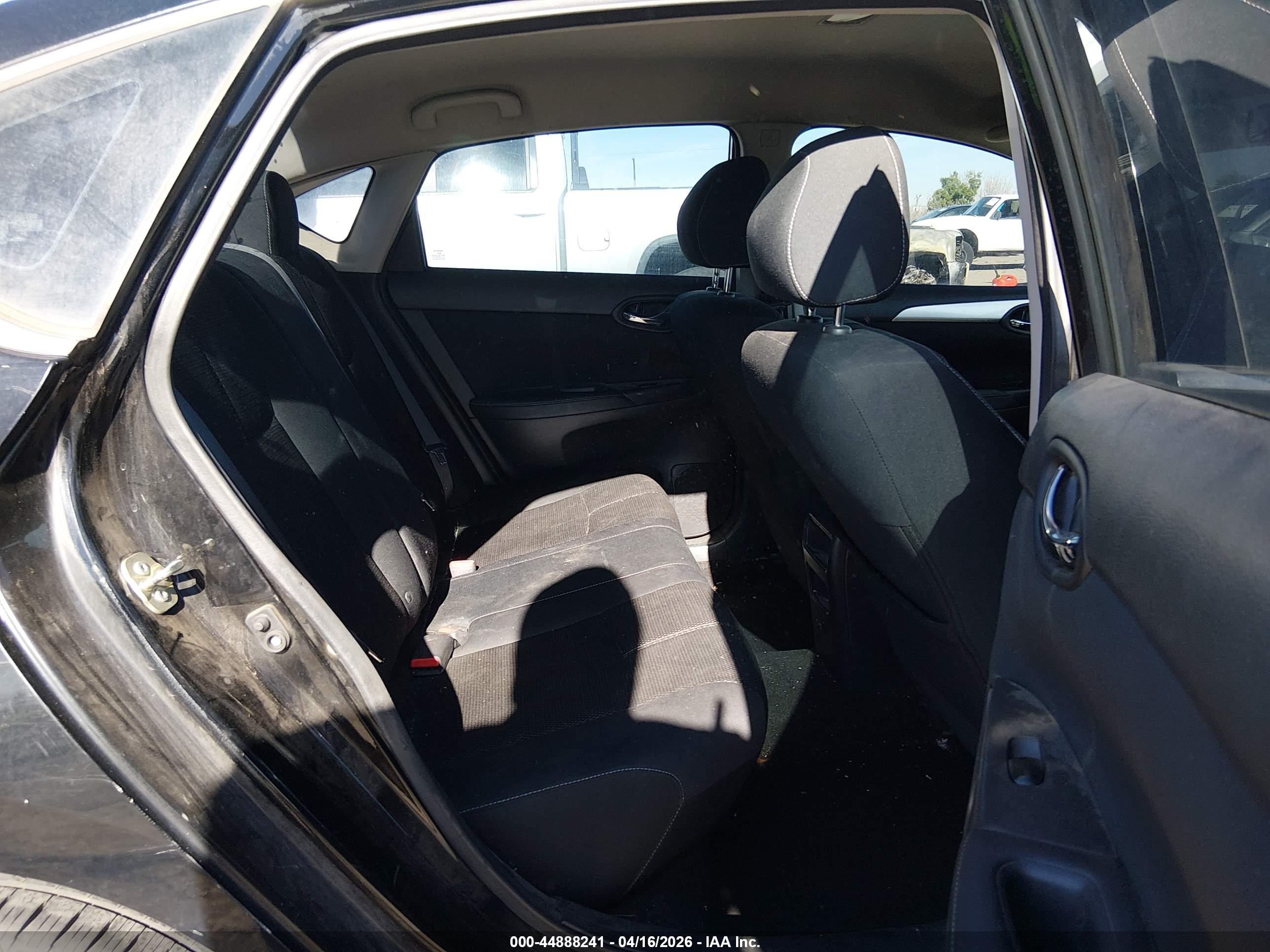 NISSAN SENTRA image 8
