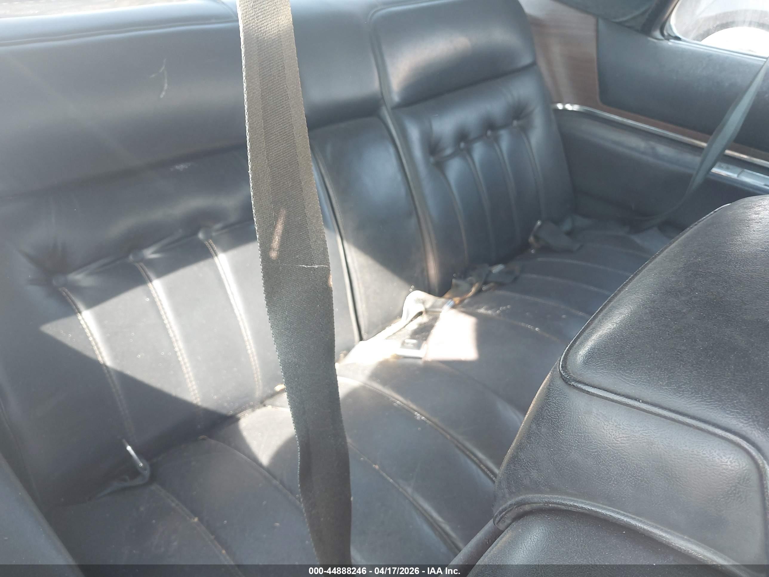 CADILLAC DEVILLE image 8